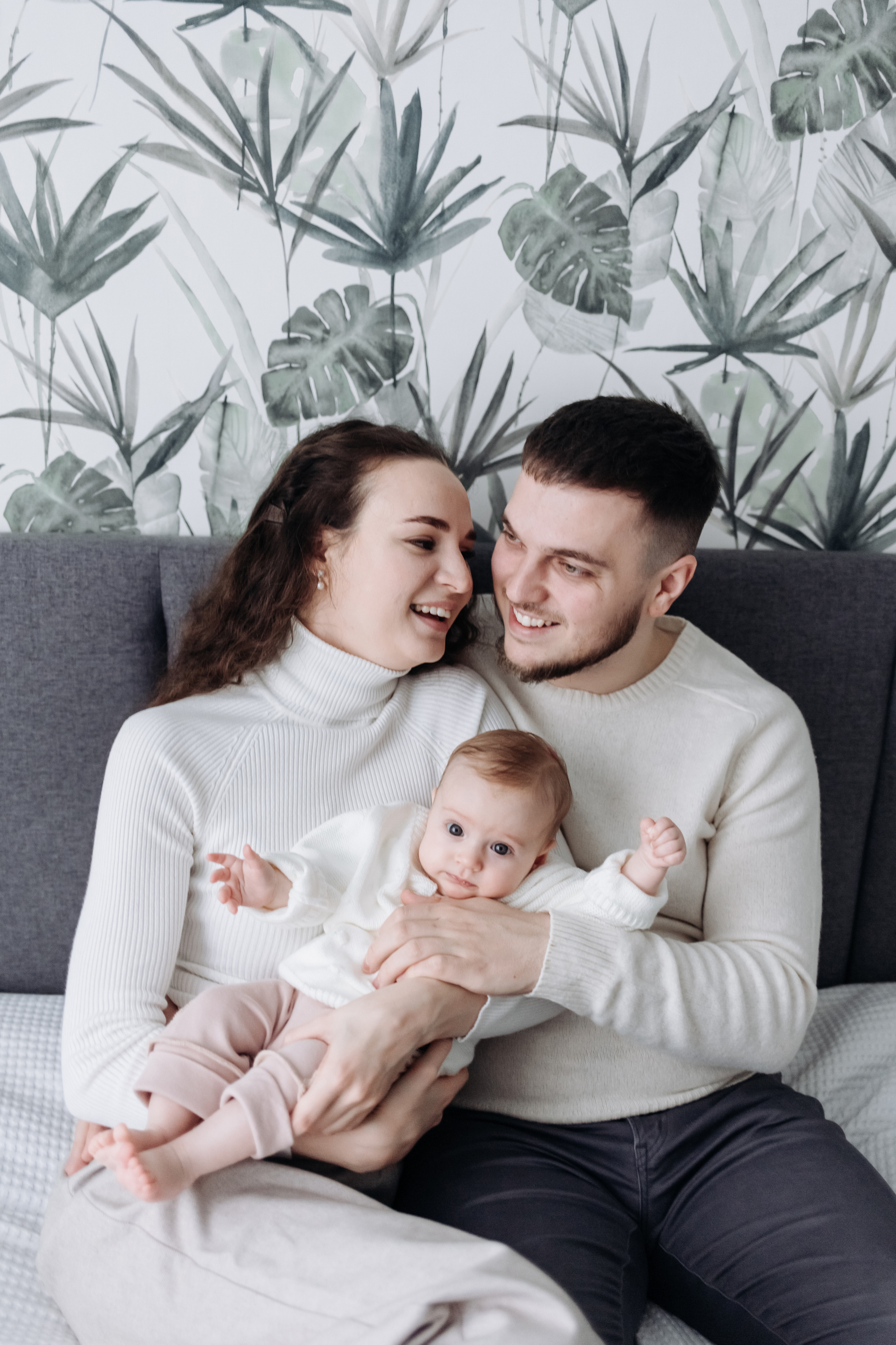 Домашняя семейная фотосессия в Москве, Домодедово, Видное, Бутово, Щербинка. Семейный фотограф Москва и Московская область. Семейная фотосессия на природе. Фотосессия детского праздника. Фотосессия юбилея. Фотосессия в день рождения. Фотограф на годик ребенку. Детский фотограф. Фоторепортаж семейного праздника. Детский фотограф Москва.