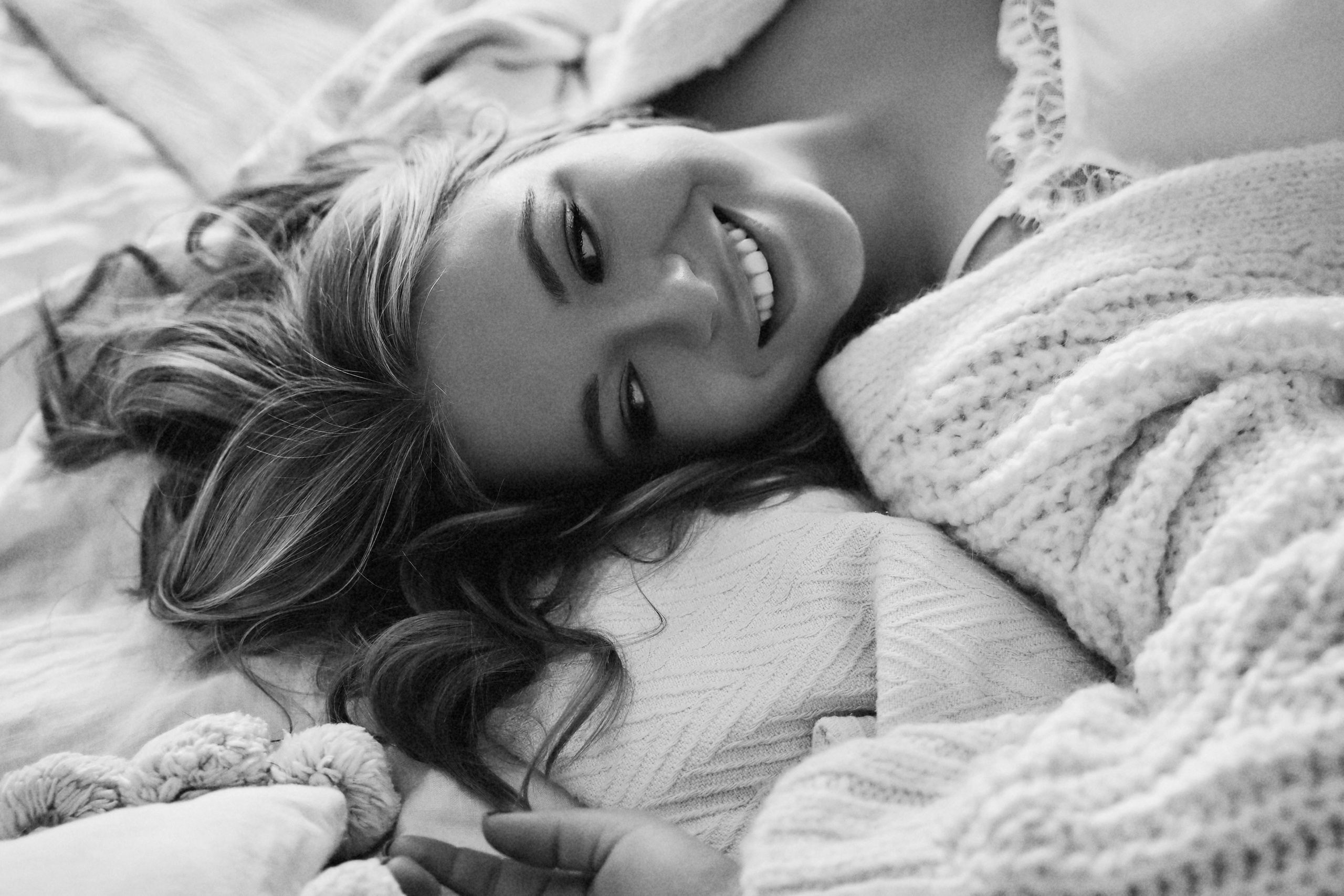 Женский фотограф в Москве и Московской области. Женская фотосессия. Женственные фотографии. Фотографии красивых женщин. Красивая стильная женская фотосессия. Контент-фотосессия. Визуал для блога.