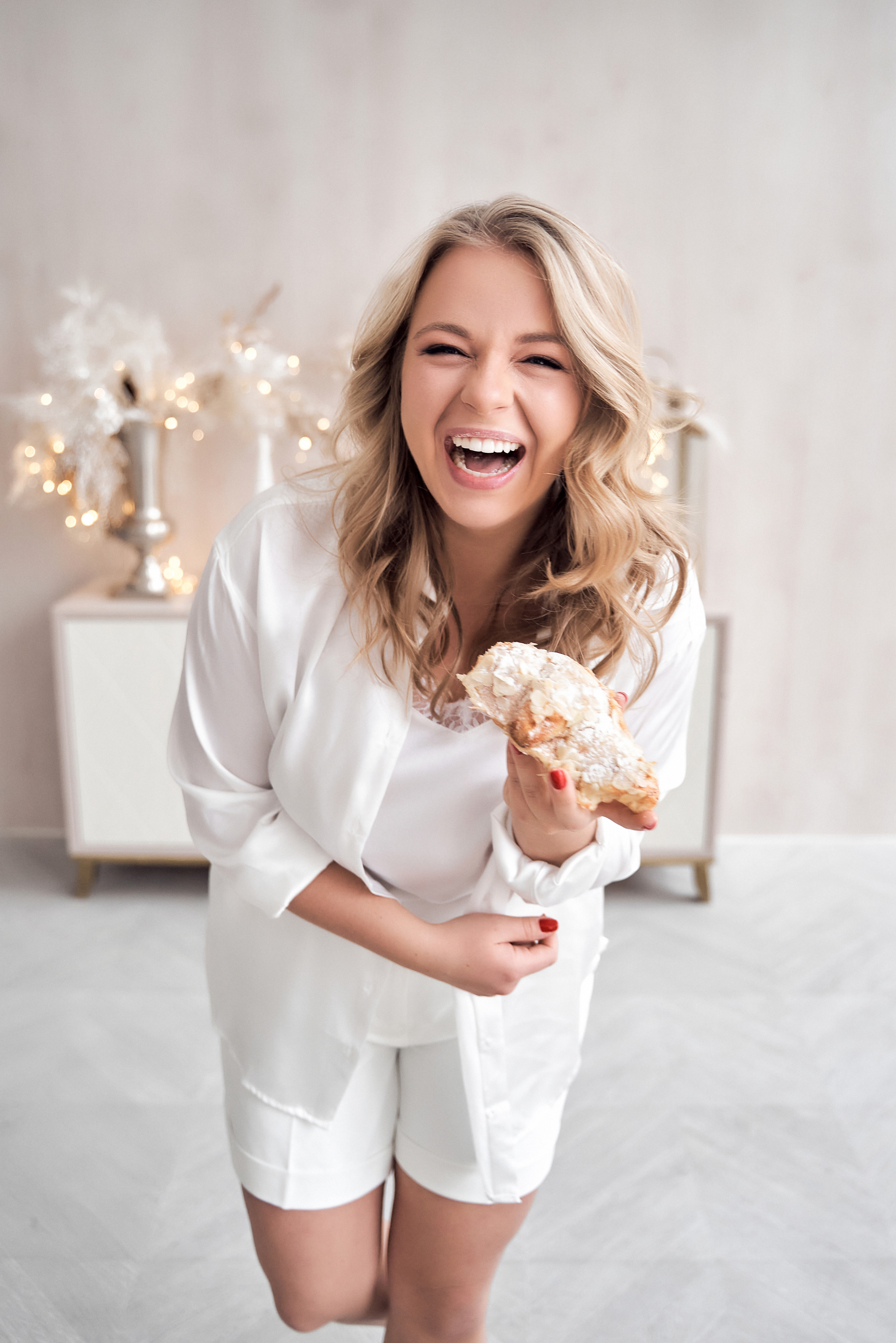 Женский фотограф в Москве и Московской области. Женская фотосессия. Женственные фотографии. Фотографии красивых женщин. Красивая стильная женская фотосессия. Контент-фотосессия. Визуал для блога.