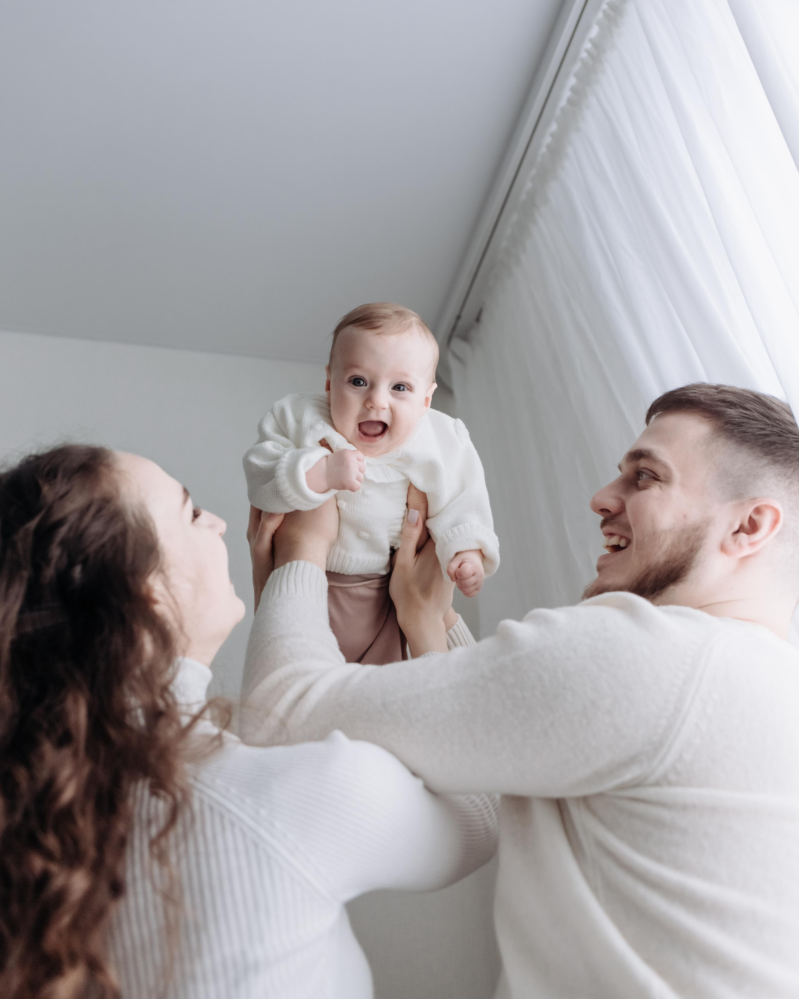 Домашняя семейная фотосессия в Москве, Домодедово, Видное, Бутово, Щербинка. Семейный фотограф Москва и Московская область. Семейная фотосессия на природе. Фотосессия детского праздника. Фотосессия юбилея. Фотосессия в день рождения. Фотограф на годик ребенку. Детский фотограф. Фоторепортаж семейного праздника. Детский фотограф Москва.