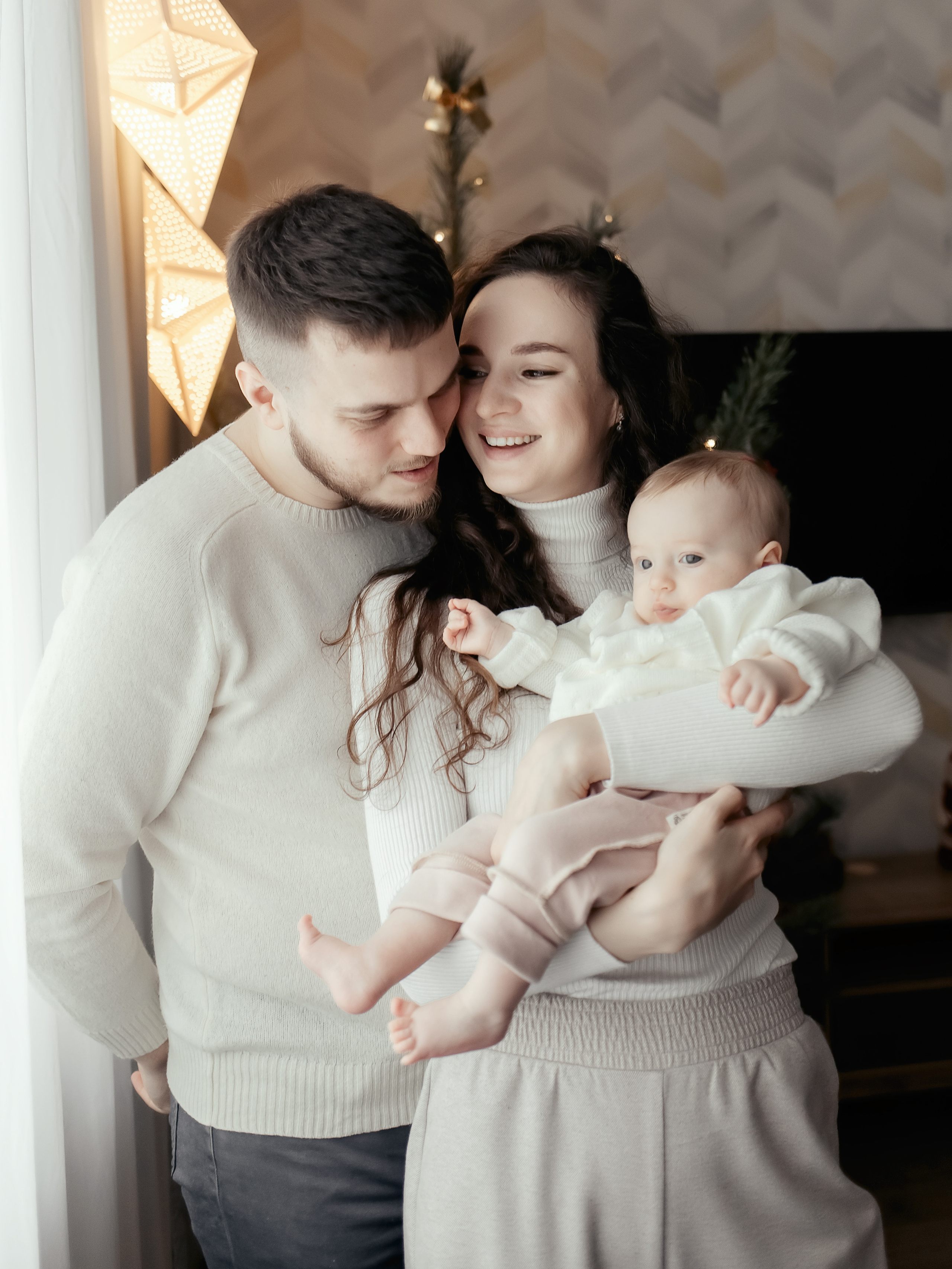 Домашняя семейная фотосессия в Москве, Домодедово, Видное, Бутово, Щербинка. Семейный фотограф Москва и Московская область. Семейная фотосессия на природе. Фотосессия детского праздника. Фотосессия юбилея. Фотосессия в день рождения. Фотограф на годик ребенку. Детский фотограф. Фоторепортаж семейного праздника. Детский фотограф Москва.