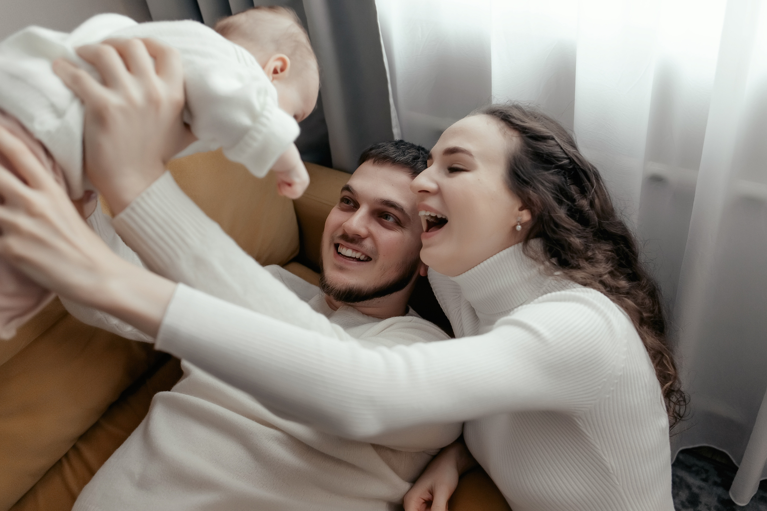 Домашняя семейная фотосессия в Москве, Домодедово, Видное, Бутово, Щербинка. Семейный фотограф Москва и Московская область. Семейная фотосессия на природе. Фотосессия детского праздника. Фотосессия юбилея. Фотосессия в день рождения. Фотограф на годик ребенку. Детский фотограф. Фоторепортаж семейного праздника. Детский фотограф Москва.