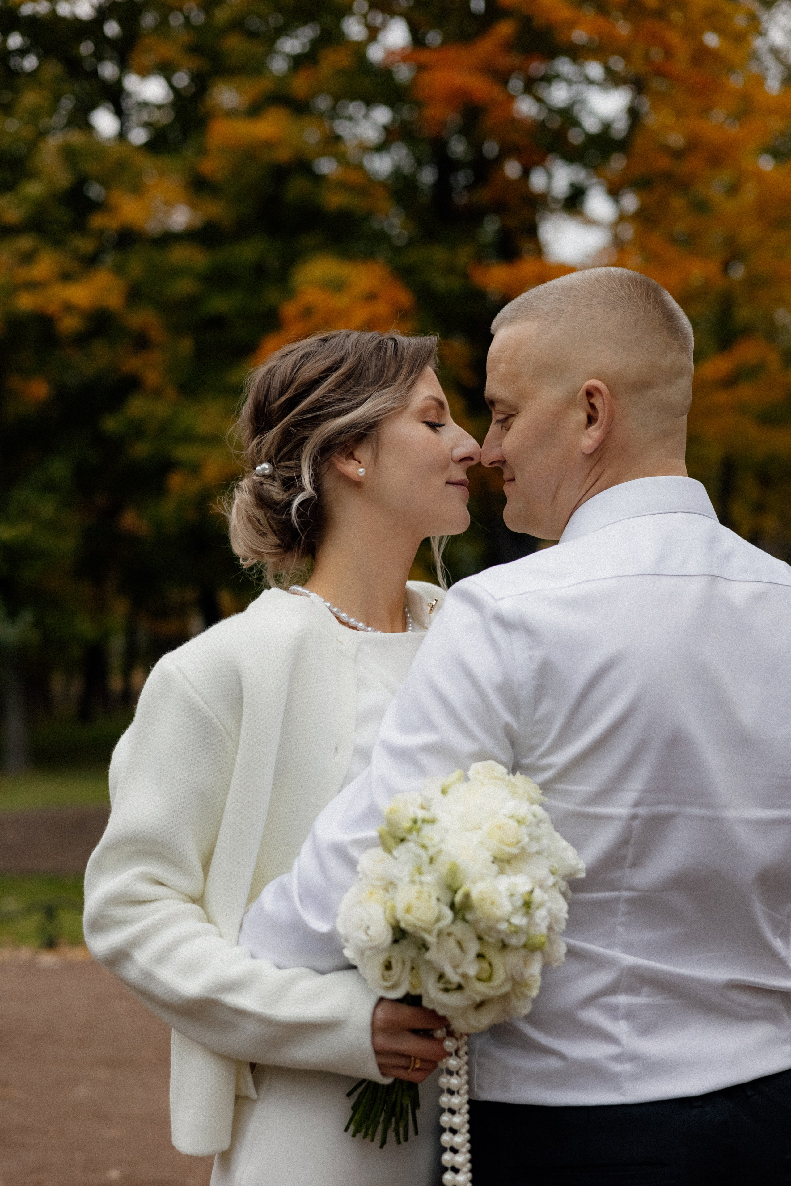 Свадебная прогулка у Исаакия. Свадебный фотограф в Санкт-Петербурге Ксения Кобышева