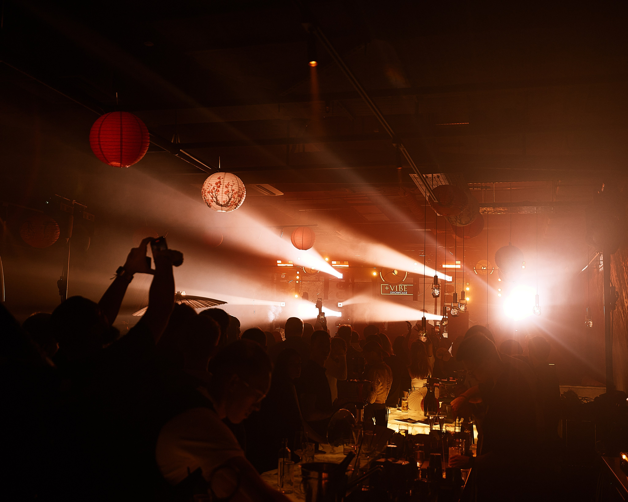 PLUS VIBE Party. Репортажный фотограф в Москве Дмитрий Масленников