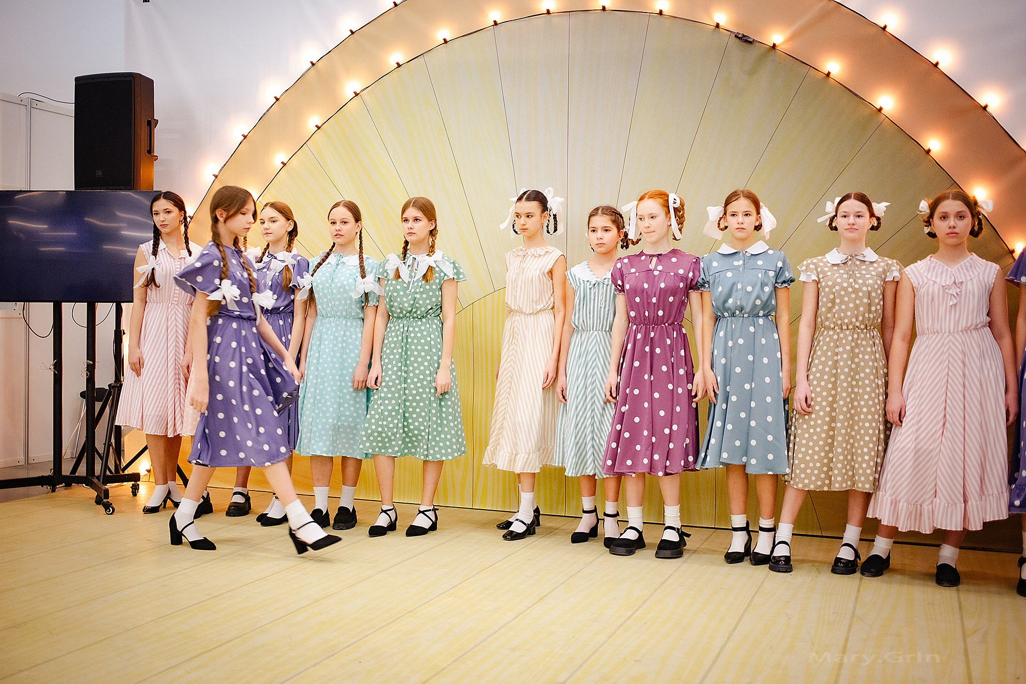 Показ моды 40х лет. Православная ярмарка 2025. Детский и семейный фотограф, фотограф мероприятий Нижний Новгород