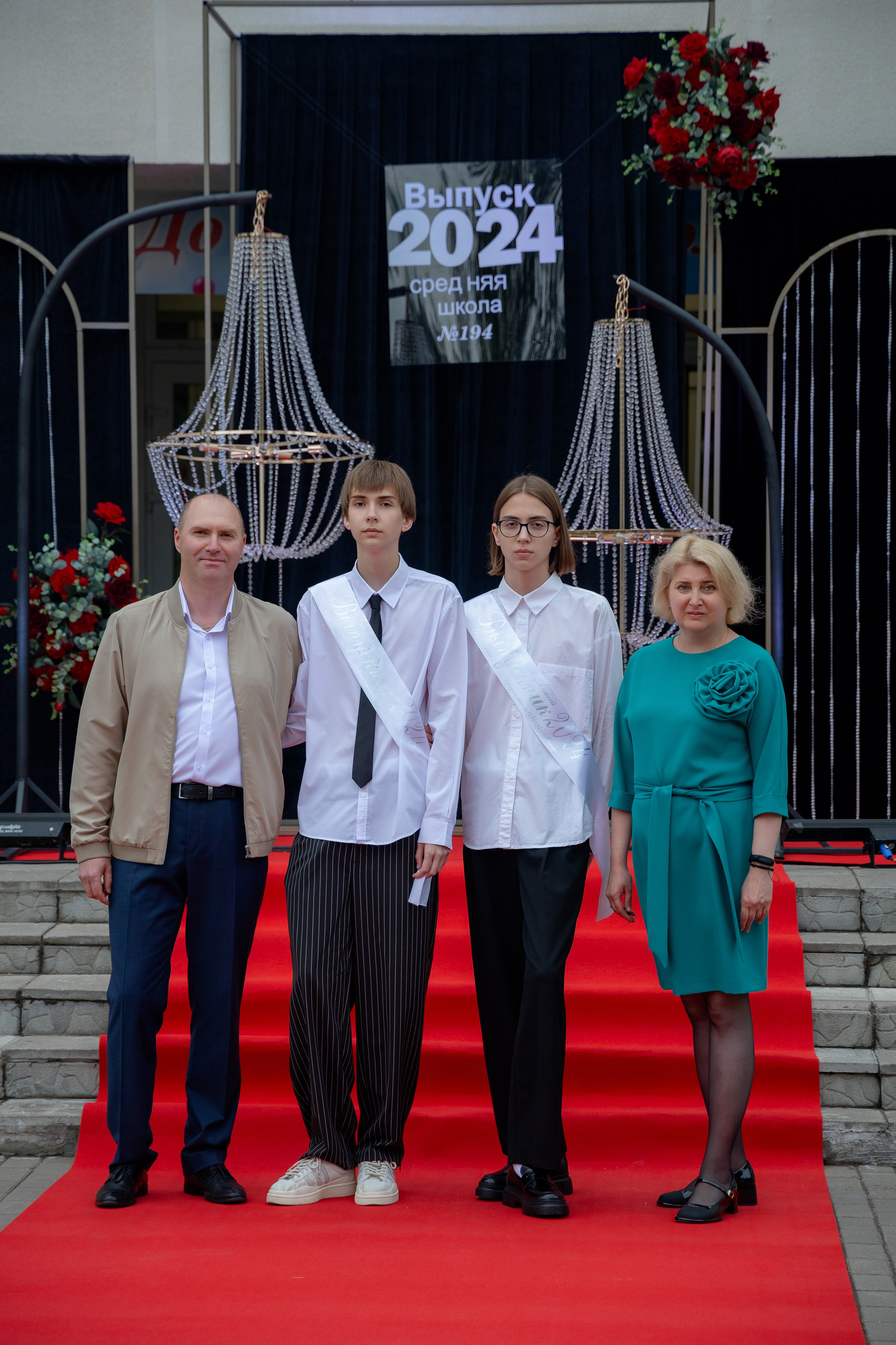 Школьный выпускной 2024 год в Соколе (Минск). Свадебный фотограф в Минске/Беларуси Сергей Спиридонов