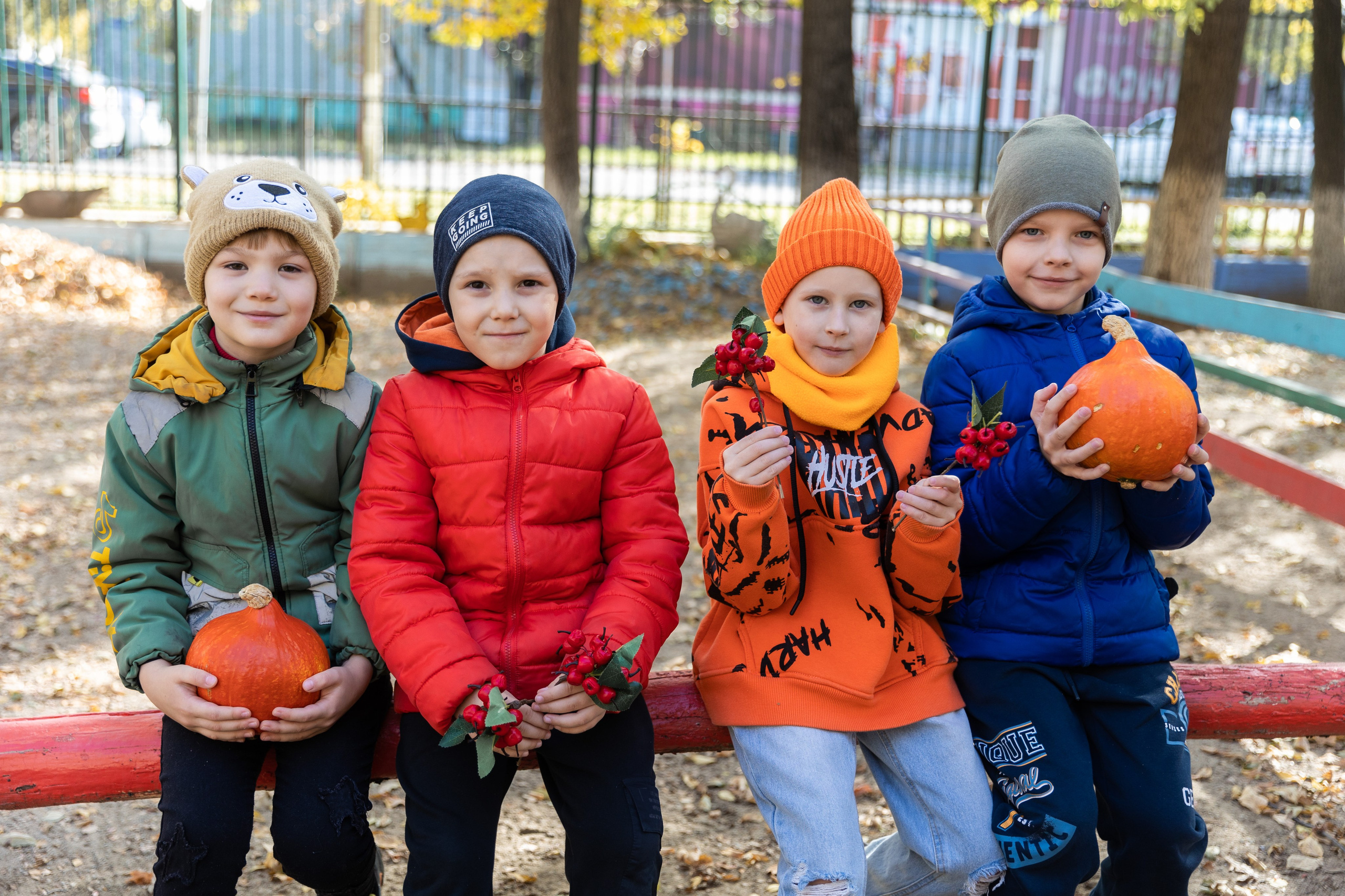 Здесь ^ Осенняя фотосессия. Семейный, детский, школьный фотограф в Благовещенске Яна Белоусова
