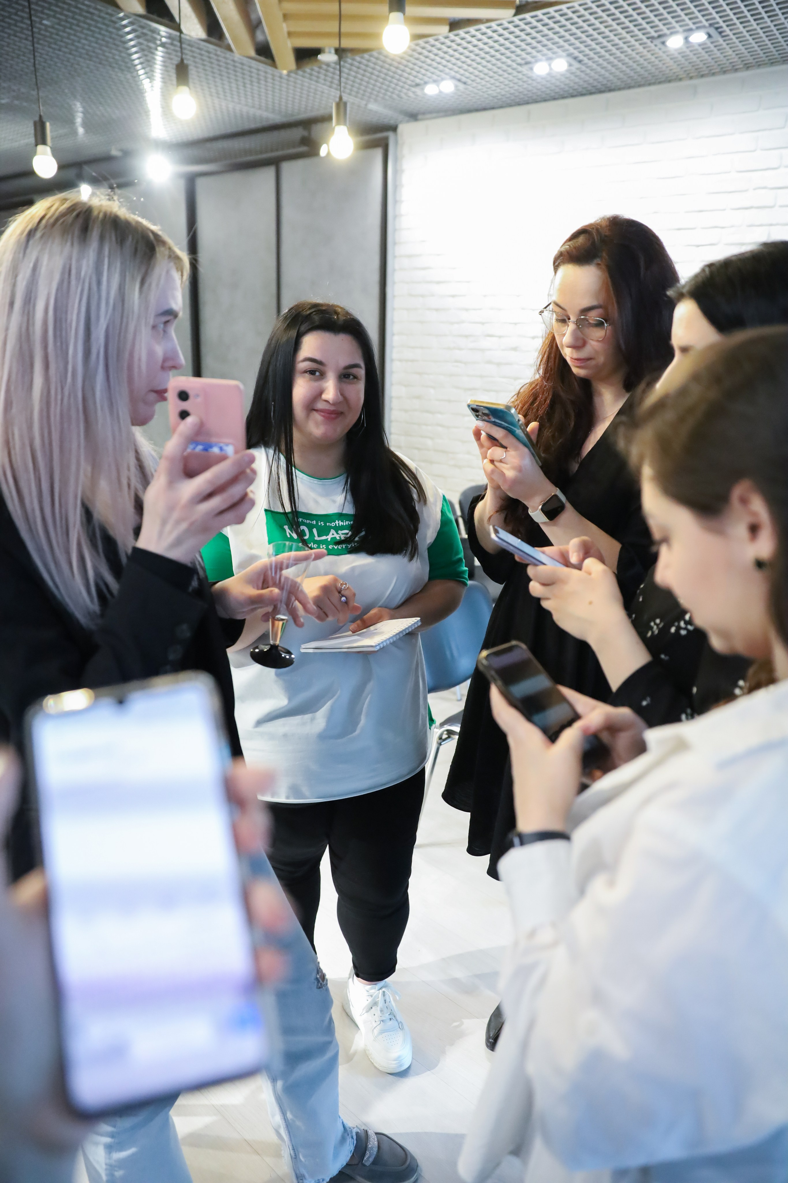 КОНФЕРЕНЦИЯ ВЫПУСКНИКОВ ШКОЛЫ ПРОДЮСИРОВАНИЯ АННЫ НОВИКОВОЙ. Фотограф мероприятий Ирина Каширина