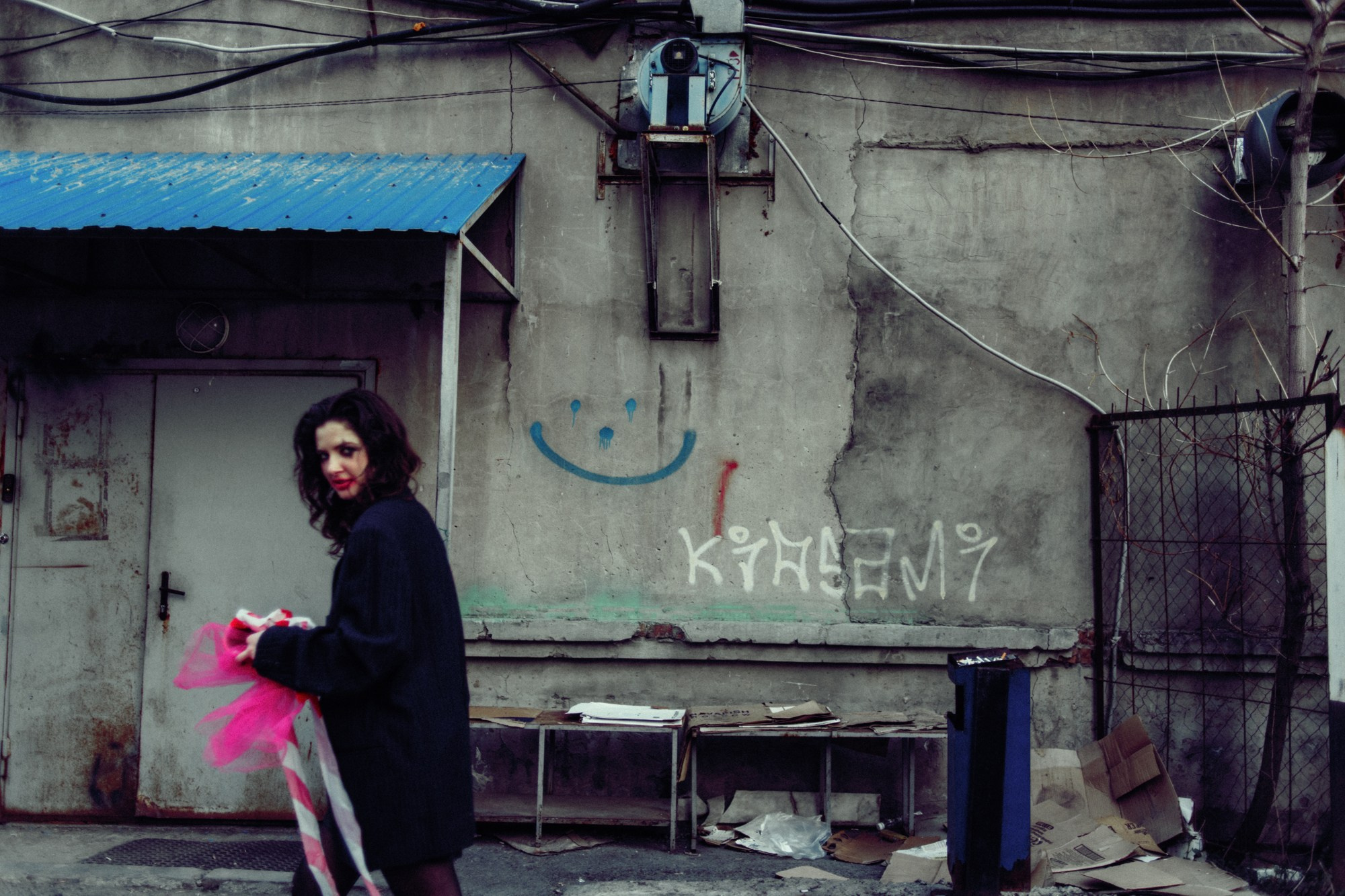 Фотосессия в стиле гранж в Тюмени — Закоулки города | Фотограф Дарья Мустафина. Портретный фотограф Тюмень Дарья Мустафина