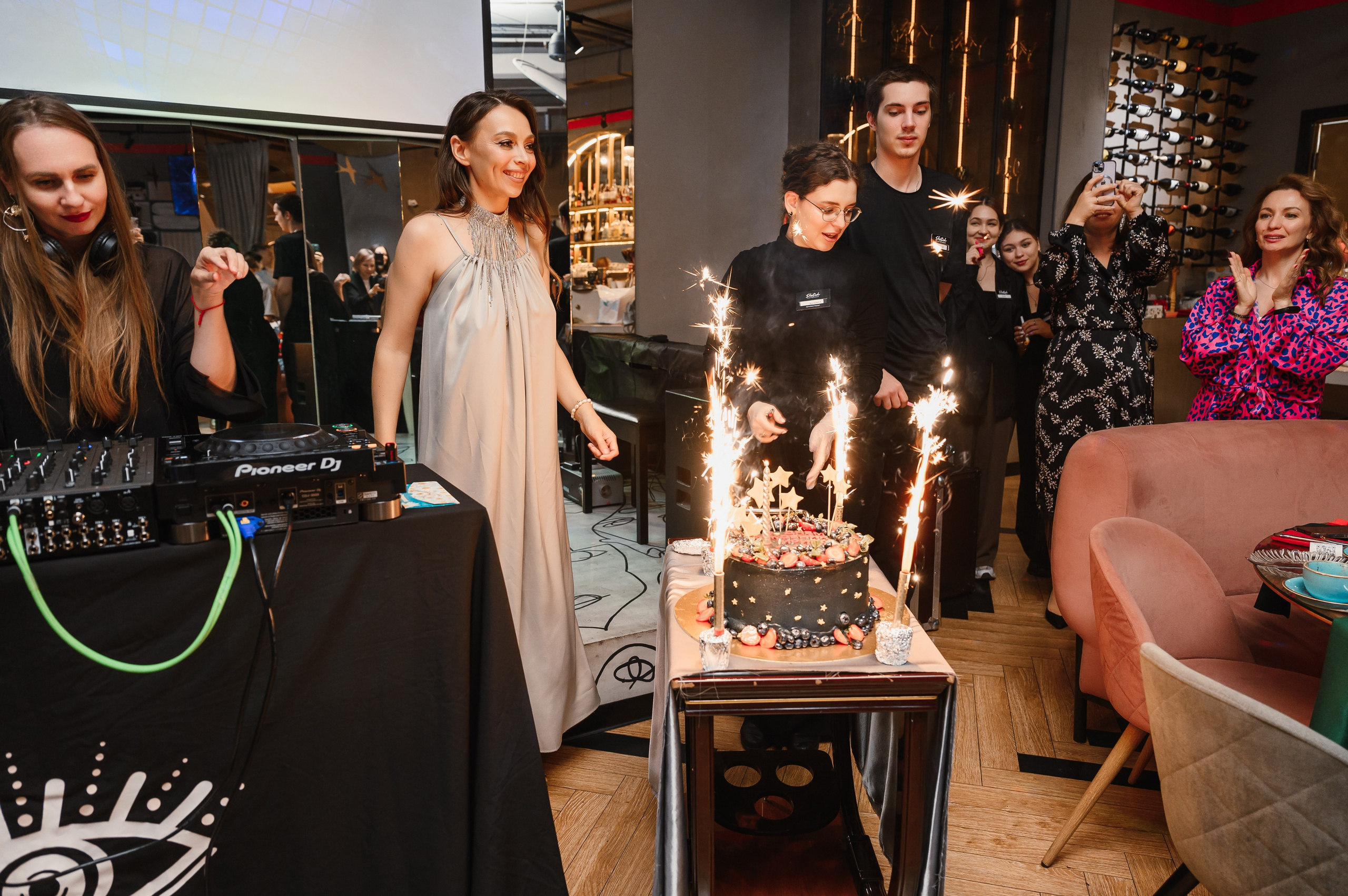 День рождения в формате выступления. Wedding and family photographer USA