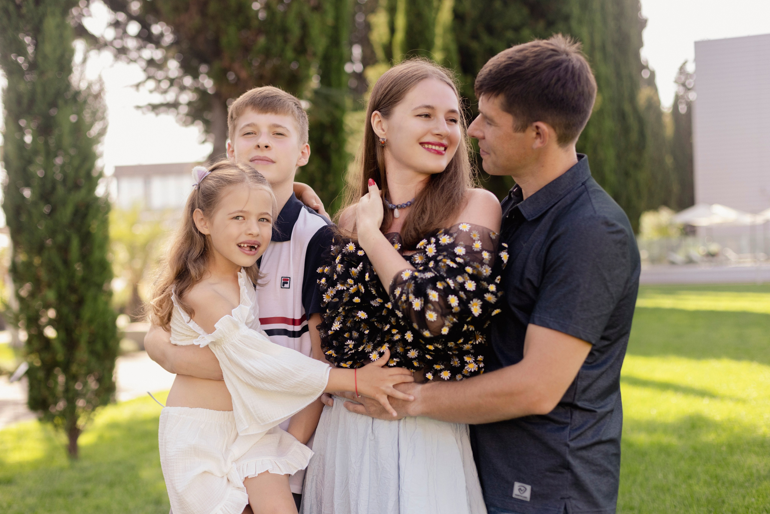 Радостные моменты в тени кипарисов. Reportage and staged photographer Natalia Sannikova