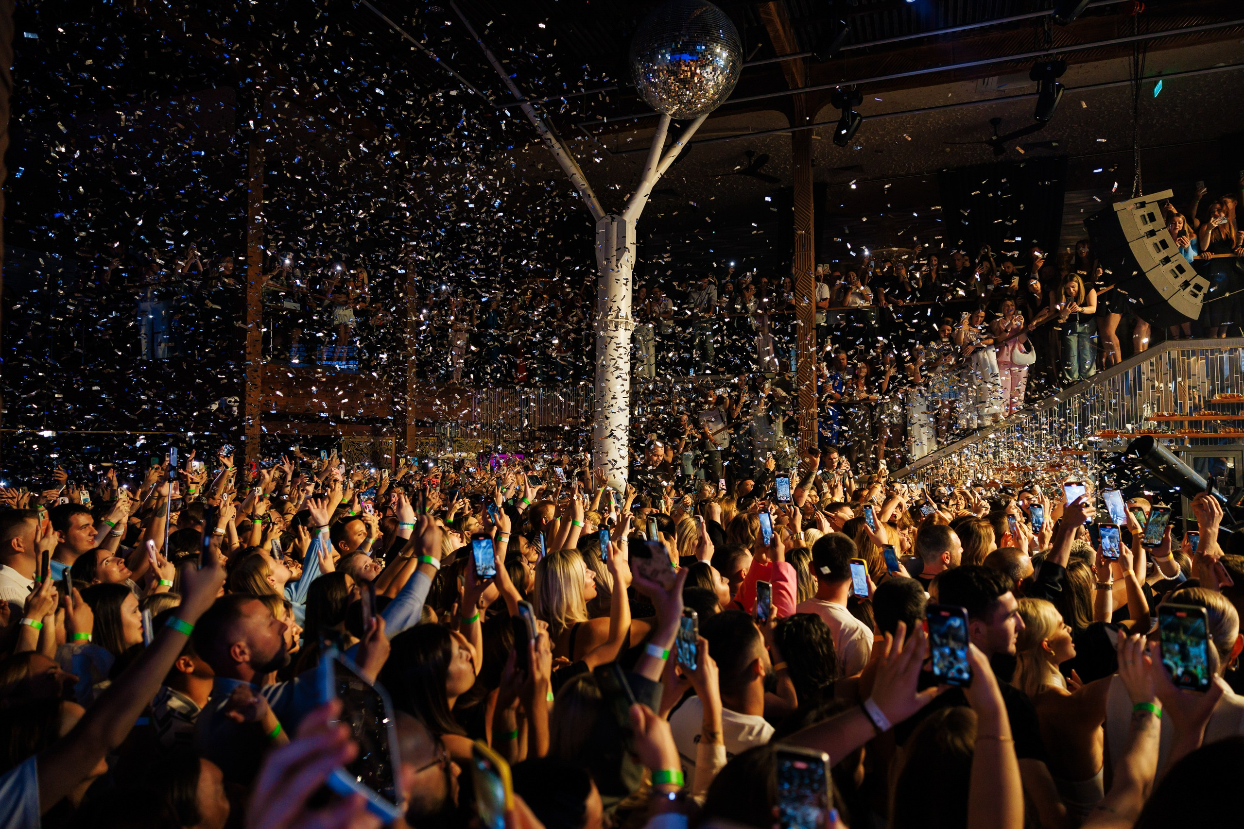 Клубный фотограф и nightlife-репортаж в Москве — Адам Черноуски. Событийный и портретный фотограф в Москве — Адам Черноуски