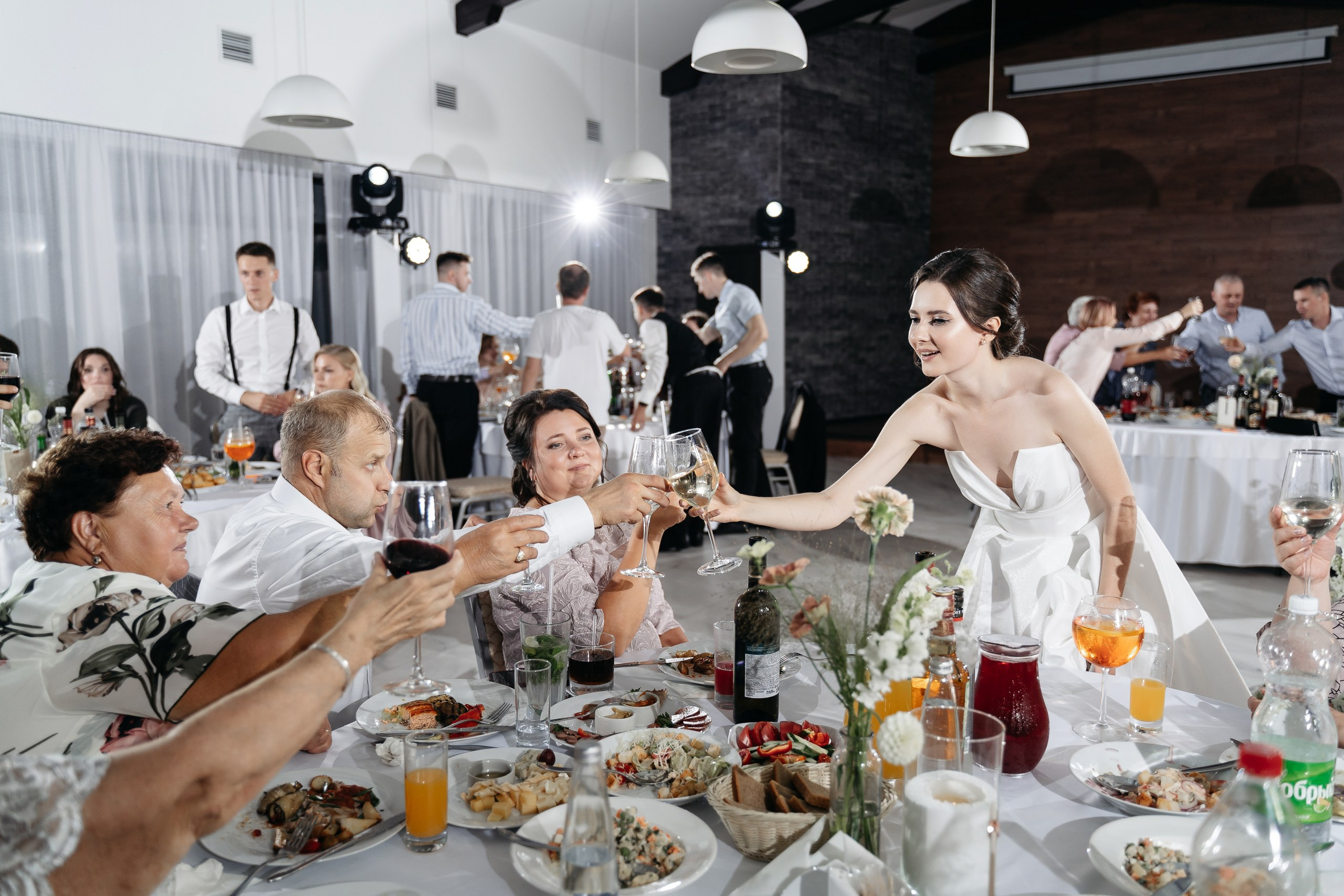 Сверкай, как молния, танцуй, как в последний раз. Олег и Мария Ивановы фотограф и видеограф в Пскове Санкт - Петербурге