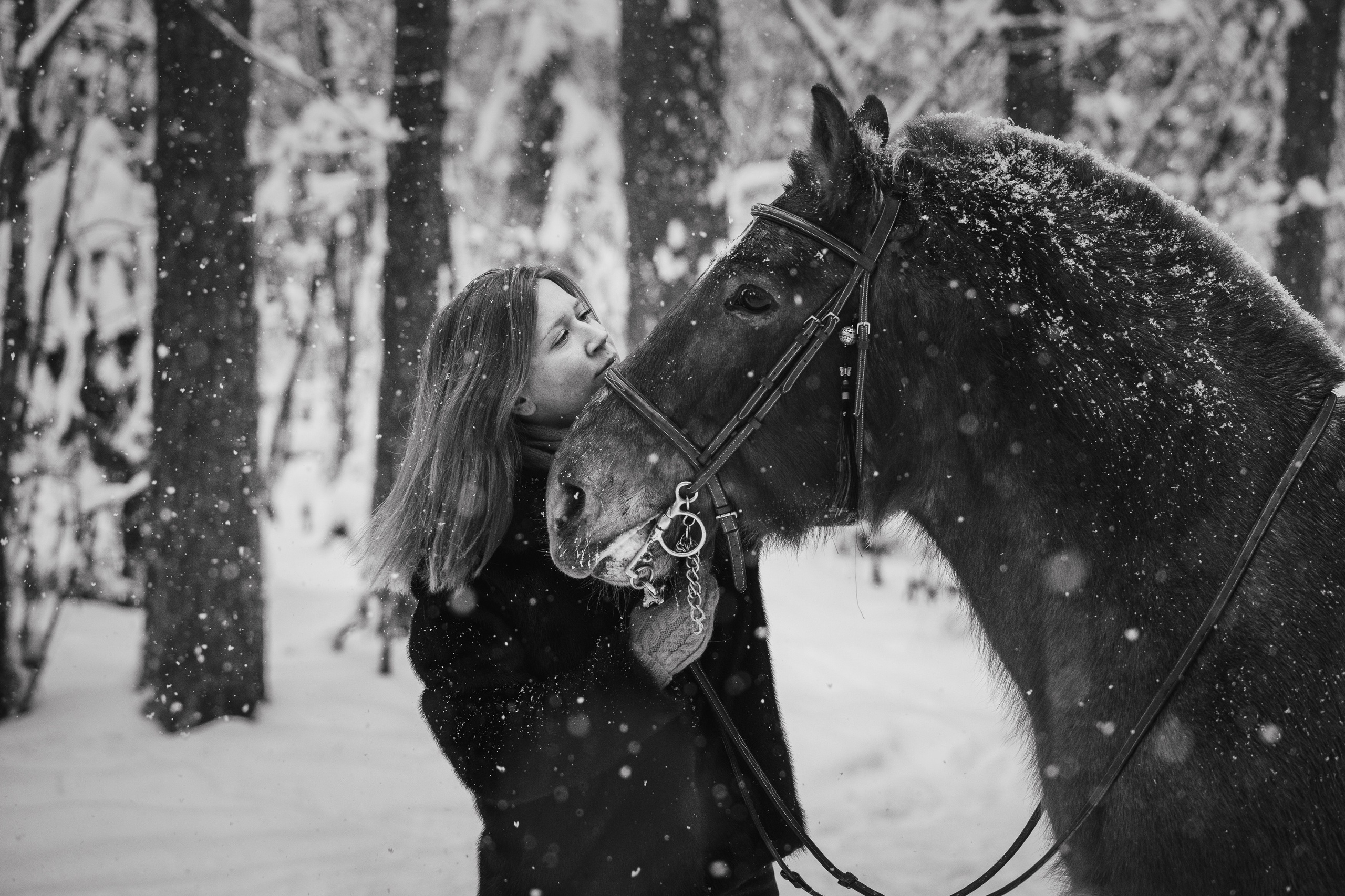 Зимняя фотосессия в лесу. Портретный фотограф Олеся Владимирова в Москве