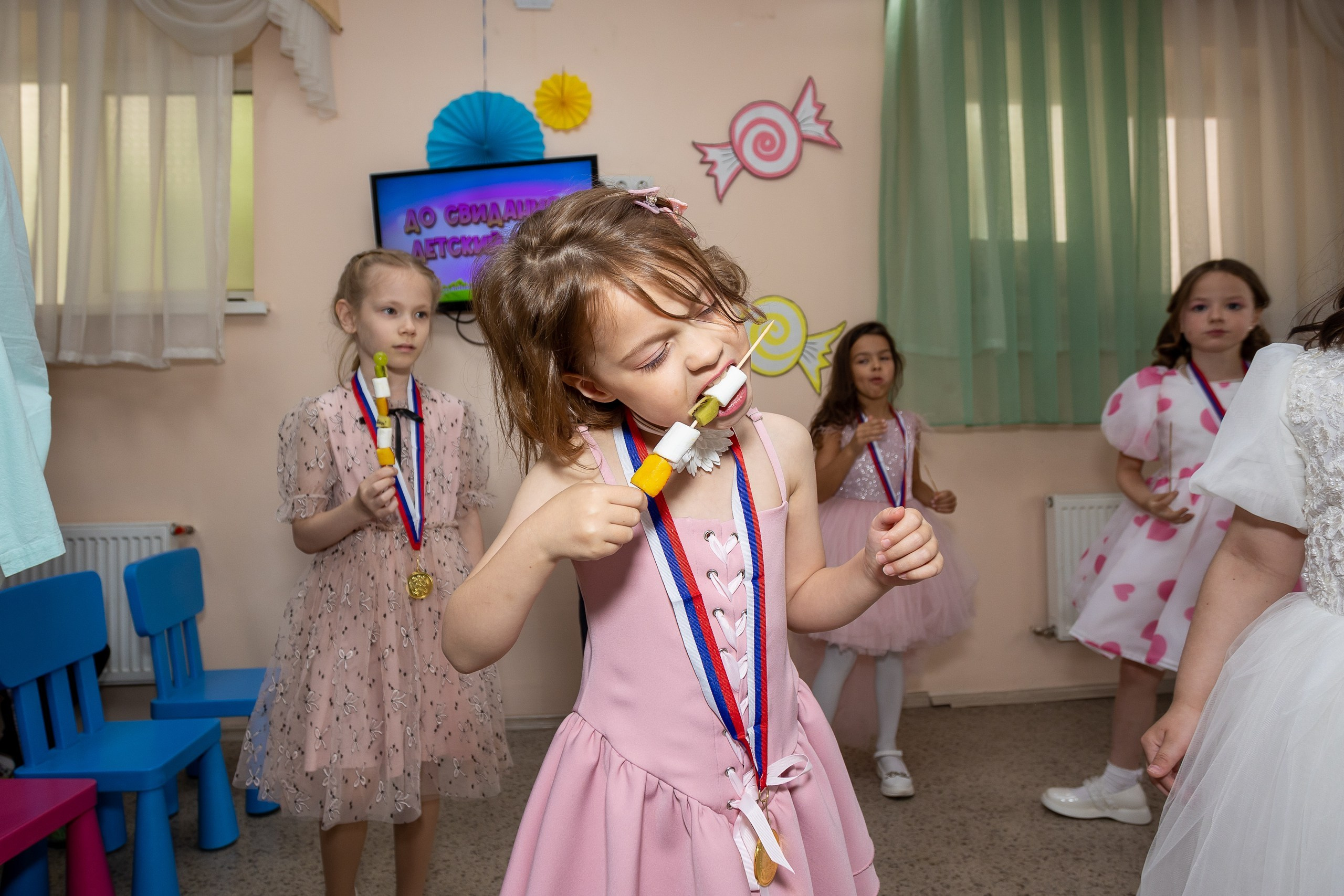 Выпускной Детский сад, 2 часа, 8000. Выпускные альбомы Майкоп, Краснодар Елена Золотарева