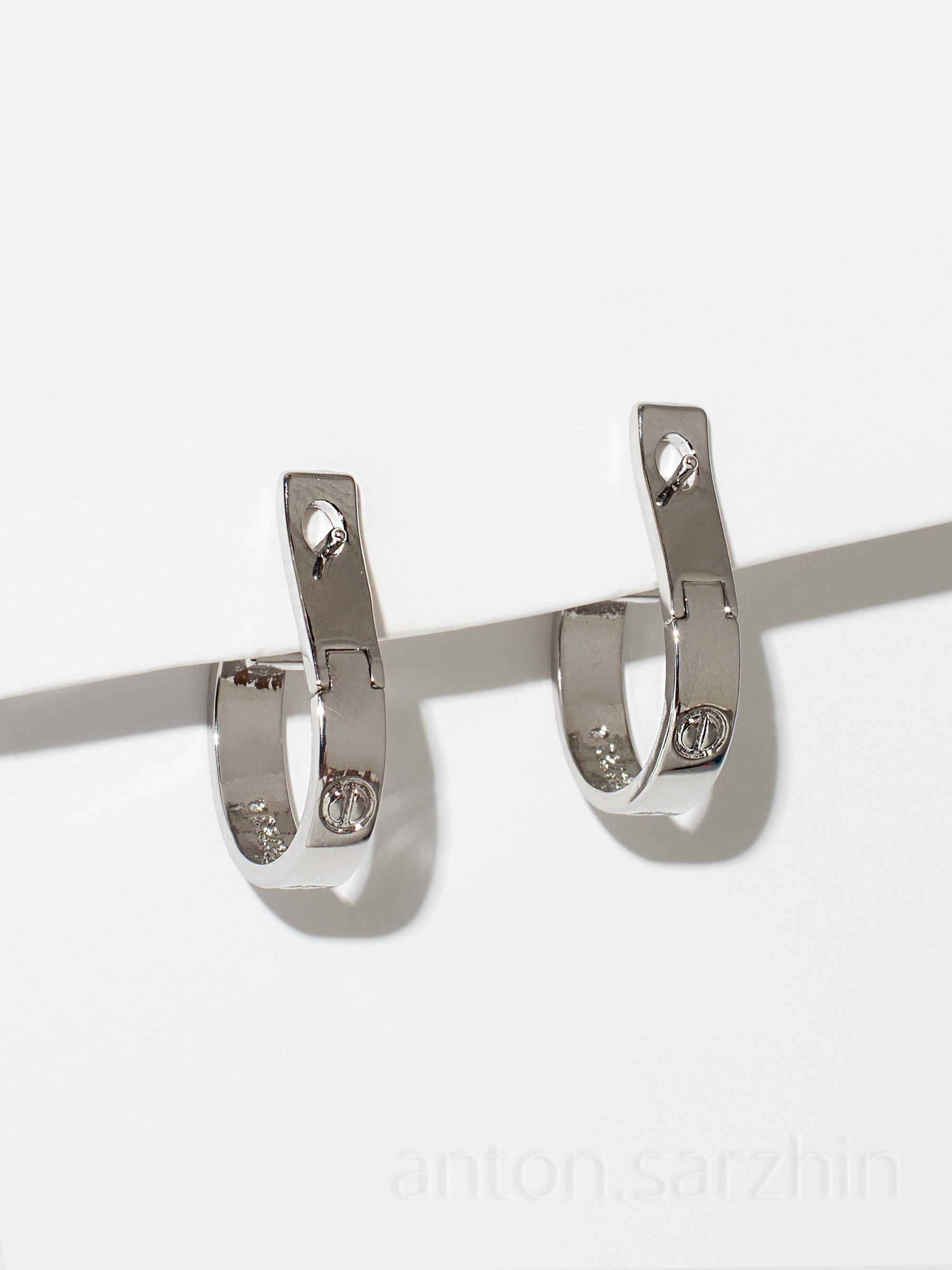 Предметные фотографии ювелирных изделий, украшений и бижутерии. Предметная фотосъемка в Москве предметный фотограф Саржин Антон