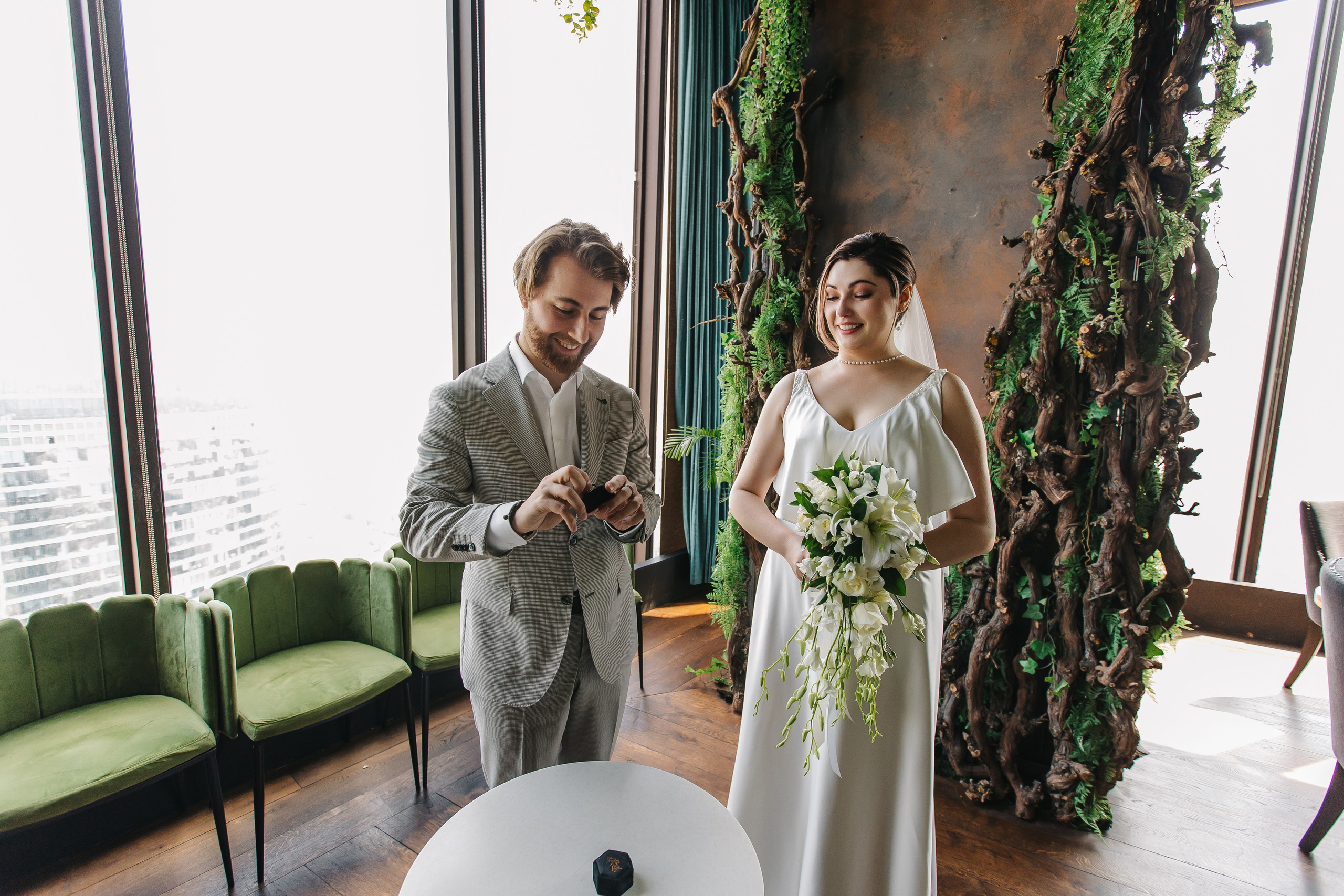 Регистрация брака в ресторане Birds Москва-Сити. Krumstudio фото, видео по Москве и МО