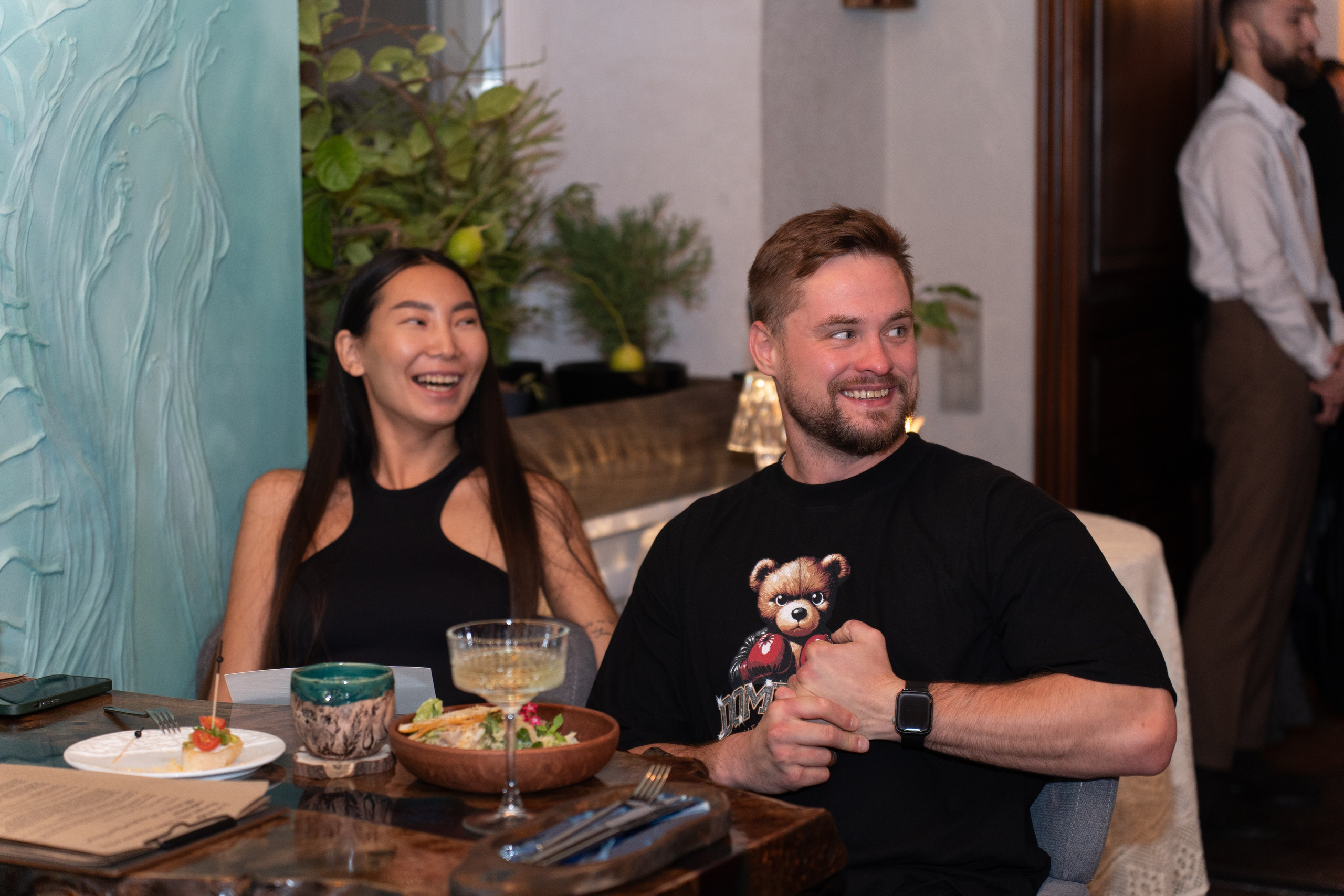 Лед и ложка. Для тех, кто не ждёт удачи, а создаёт её. Каждая фотосессия — это твой момент, твой стиль, твой успех. 📸