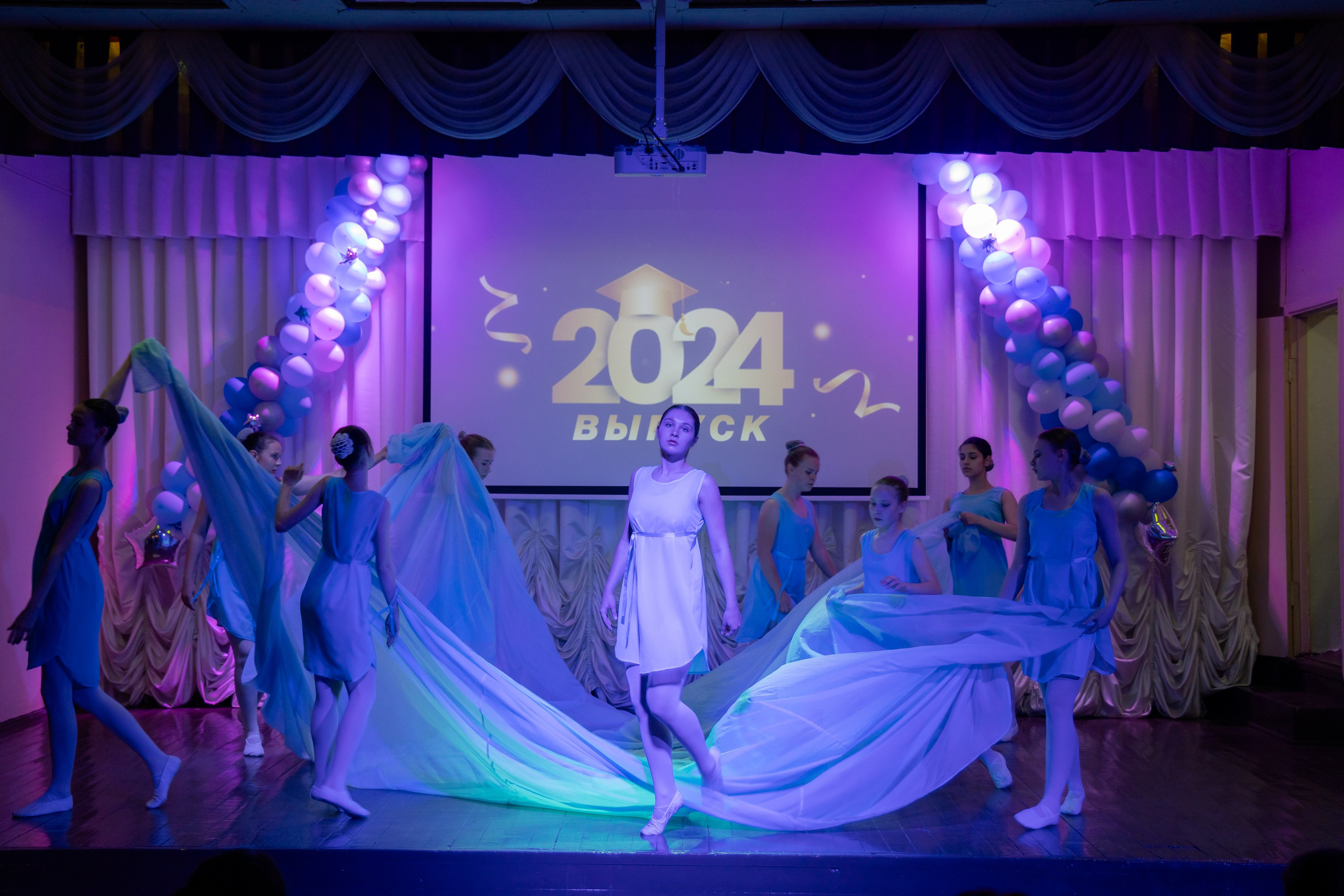 Школьный выпускной 2024 год в Соколе (Минск). Свадебный фотограф в Минске/Беларуси Сергей Спиридонов