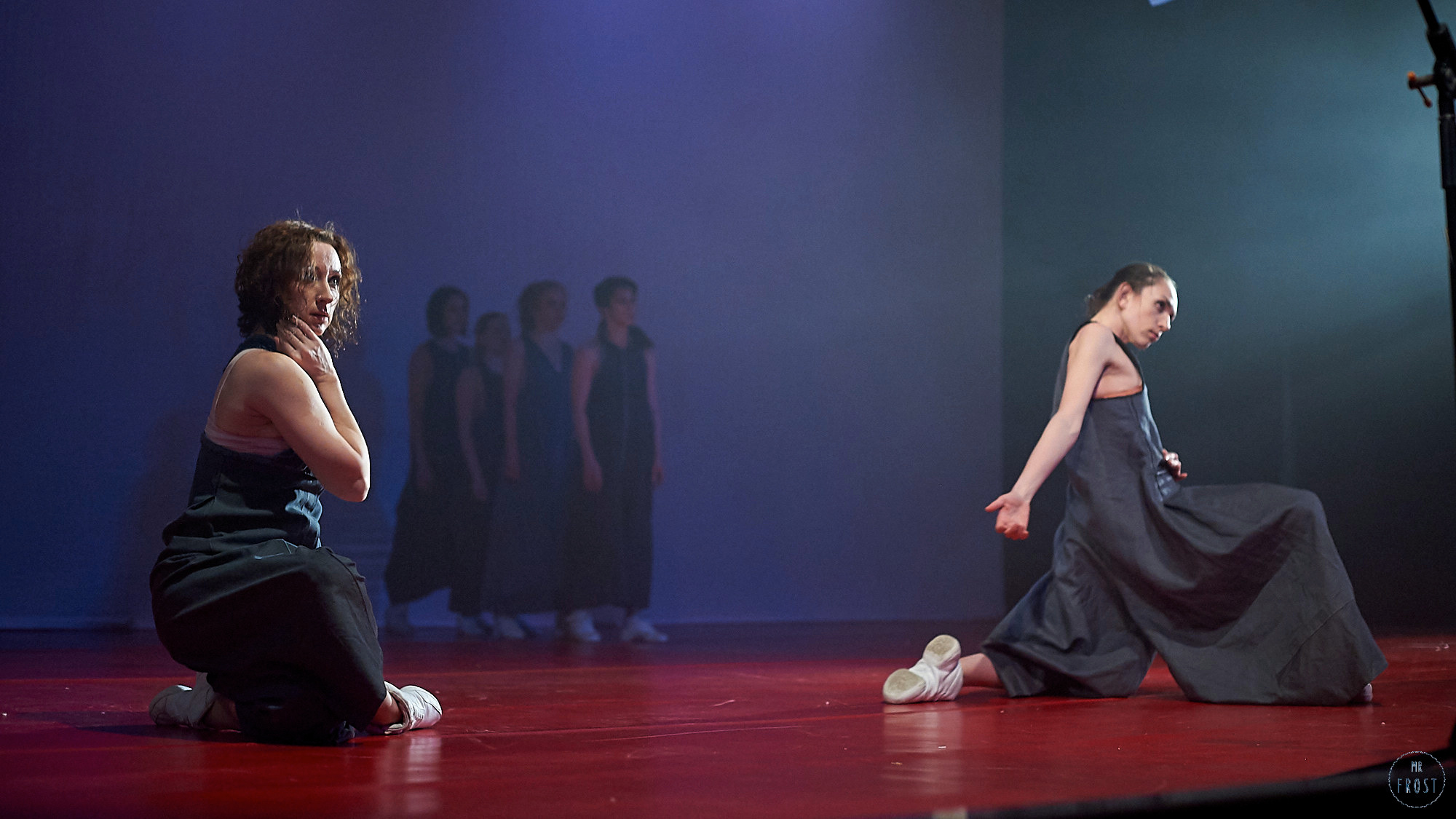 НЕСИНХРОННО. Челябинский театр современного танца. Фотографии отовсюду и обо всем