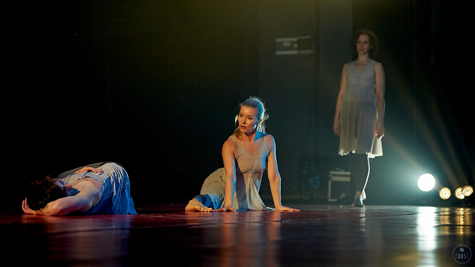 НЕСИНХРОННО. Челябинский театр современного танца. Фотографии отовсюду и обо всем