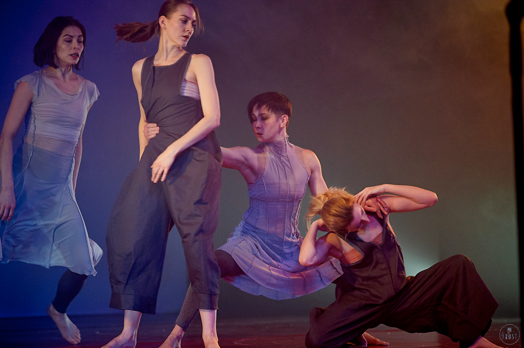 НЕСИНХРОННО. Челябинский театр современного танца. Фотографии отовсюду и обо всем