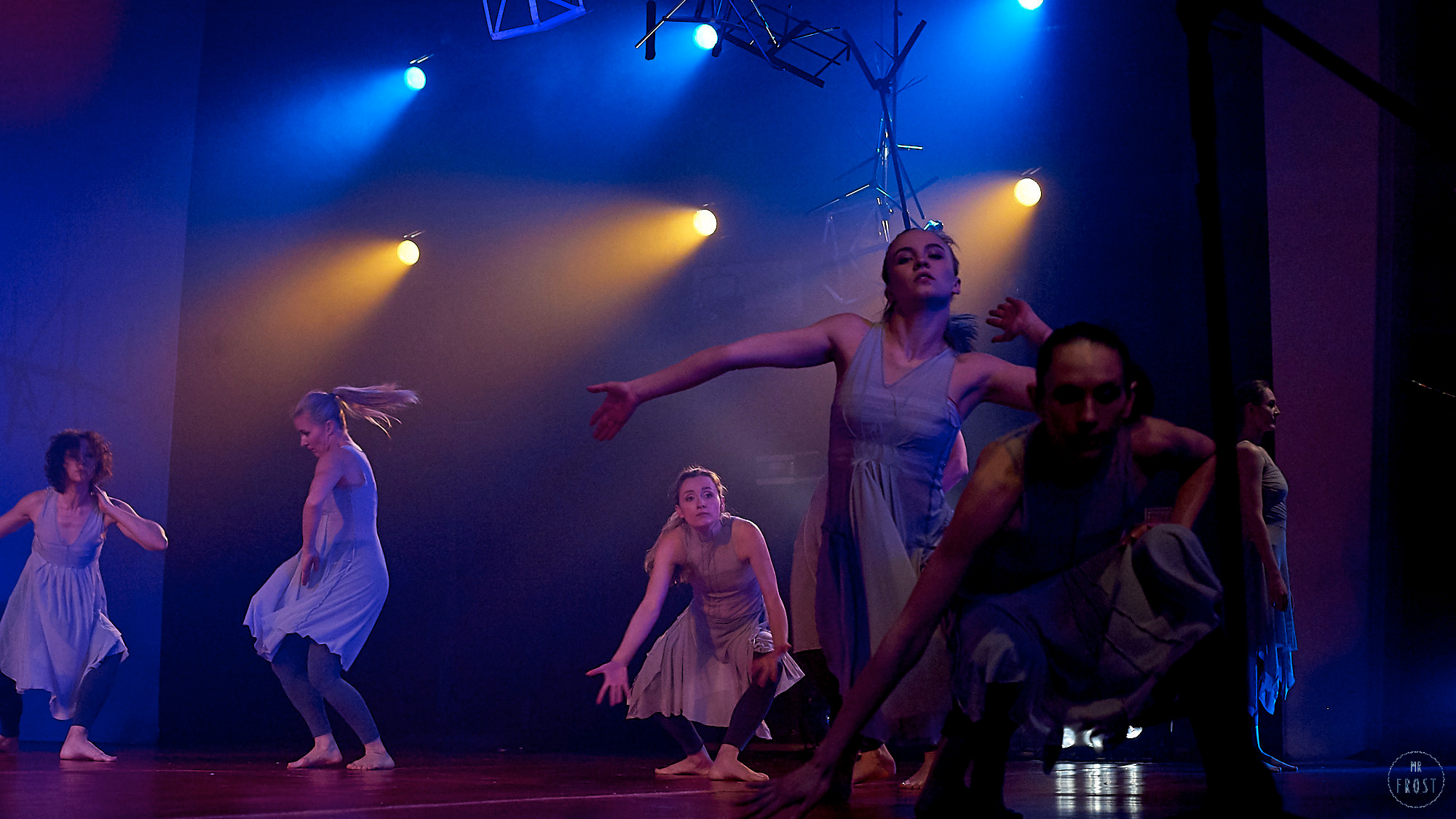 НЕСИНХРОННО. Челябинский театр современного танца. Фотографии отовсюду и обо всем