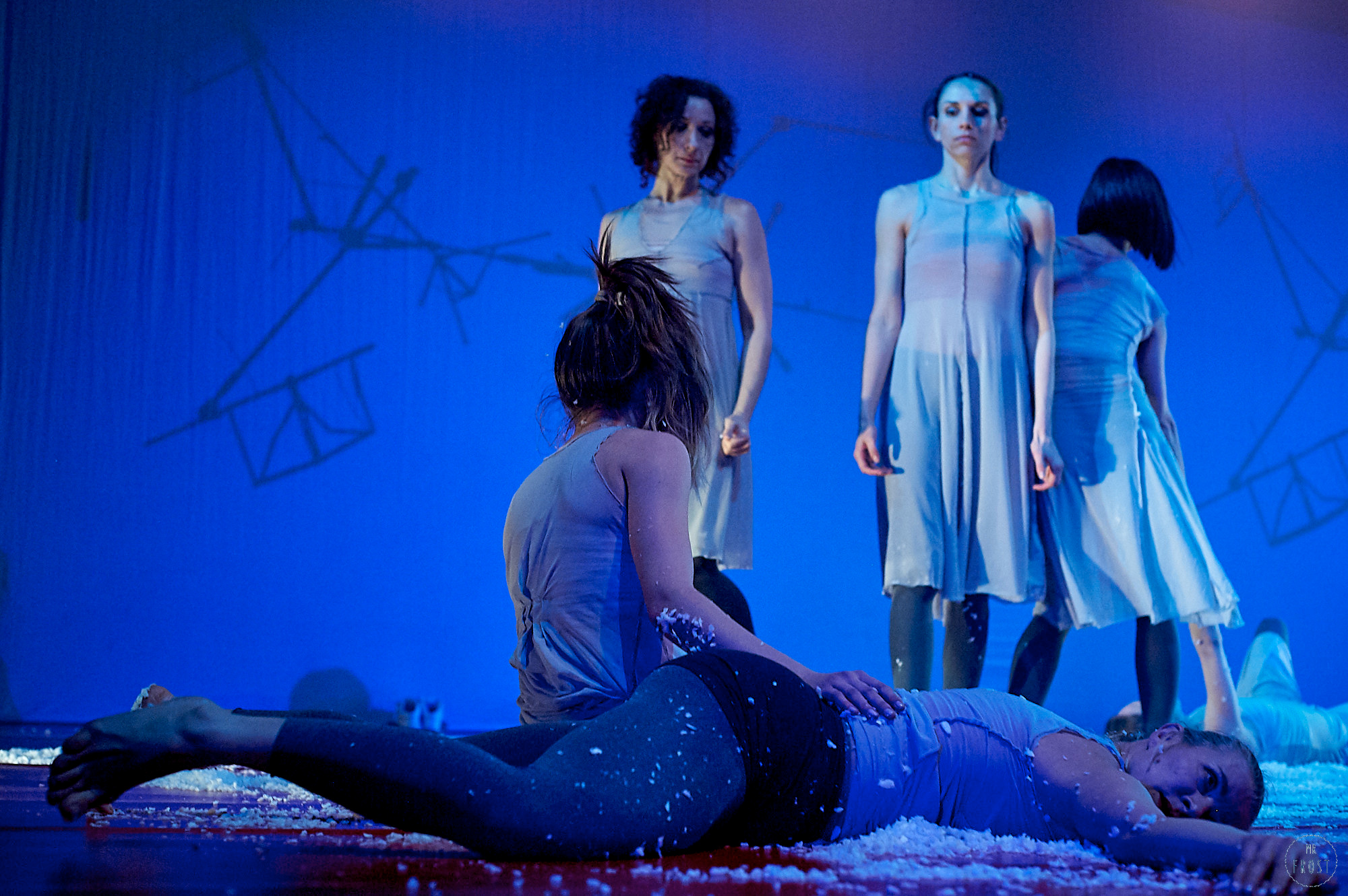 НЕСИНХРОННО. Челябинский театр современного танца. Фотографии отовсюду и обо всем