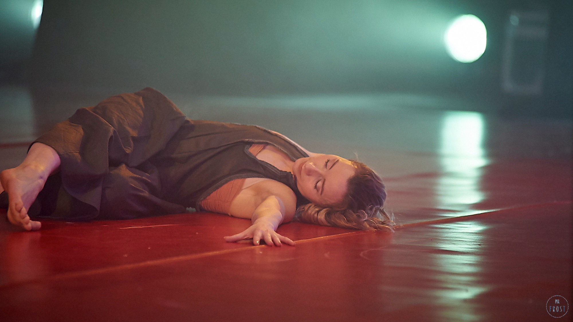 НЕСИНХРОННО. Челябинский театр современного танца. Фотографии отовсюду и обо всем