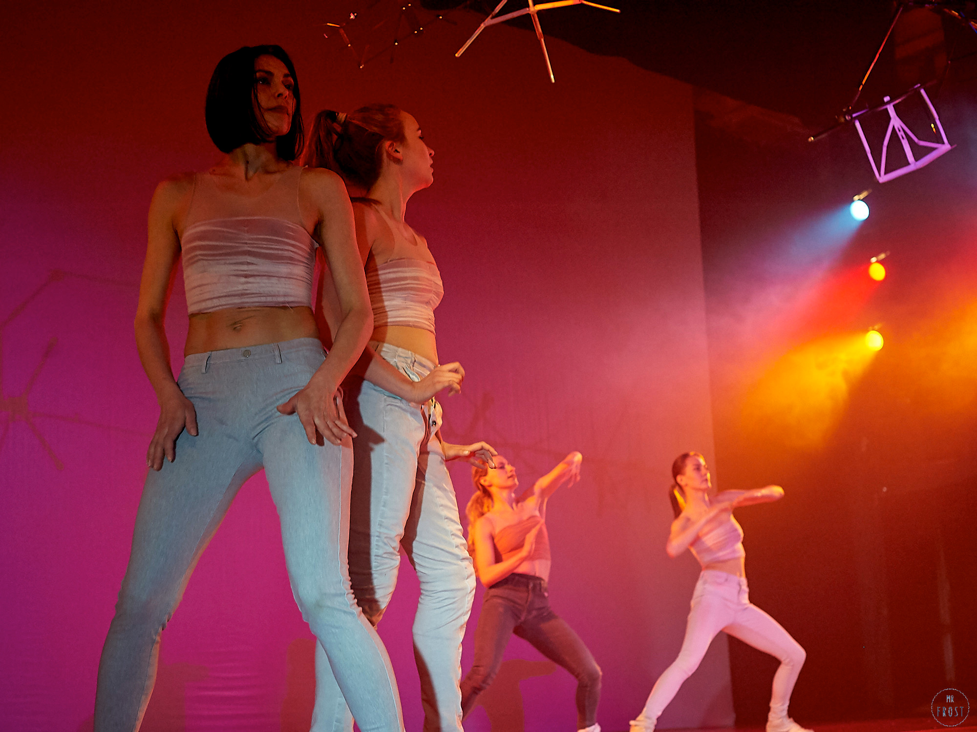 НЕСИНХРОННО. Челябинский театр современного танца. Фотографии отовсюду и обо всем