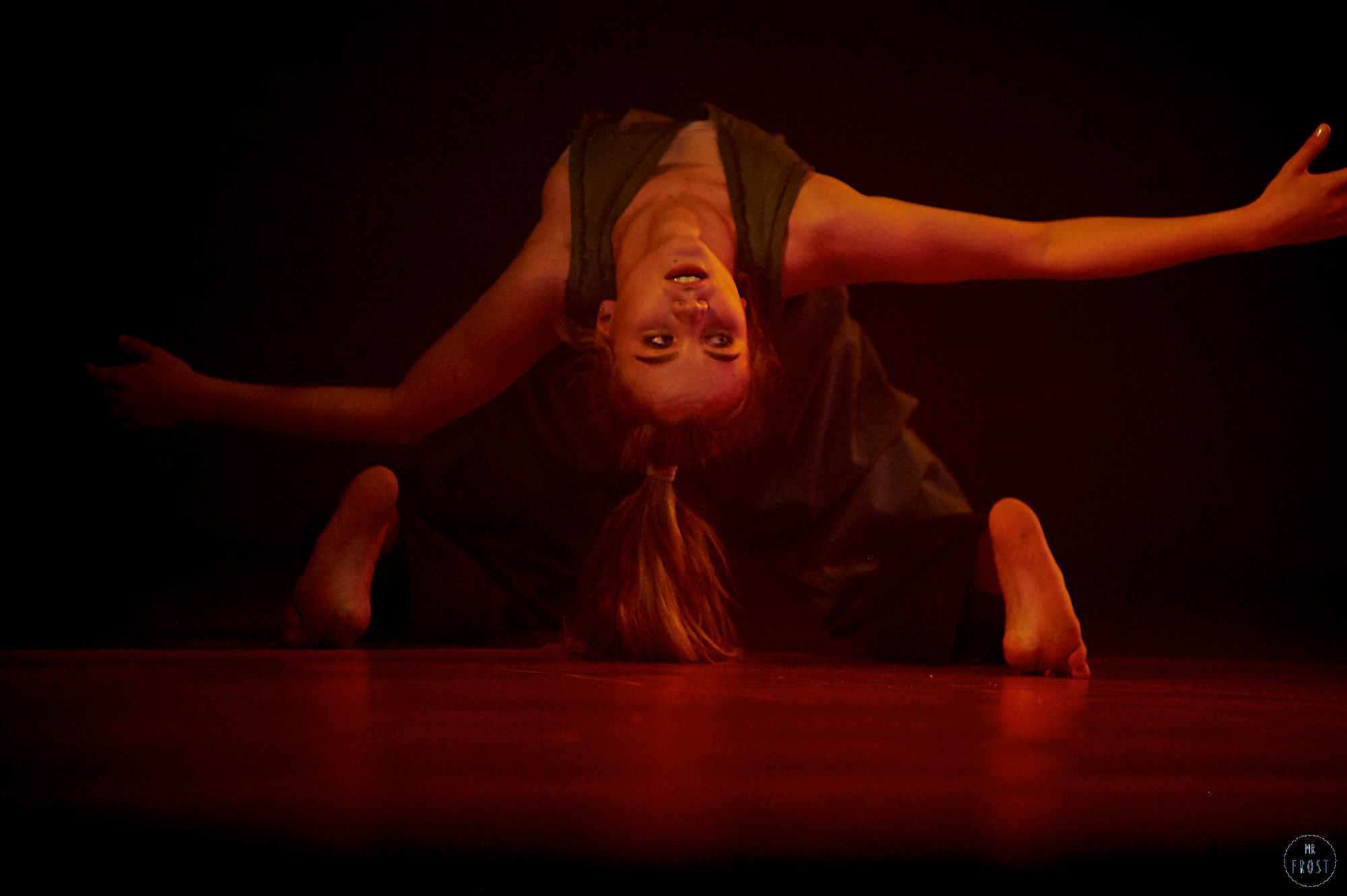 НЕСИНХРОННО. Челябинский театр современного танца. Фотографии отовсюду и обо всем