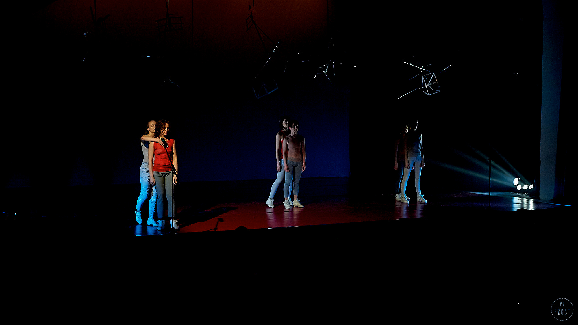 НЕСИНХРОННО. Челябинский театр современного танца. Фотографии отовсюду и обо всем