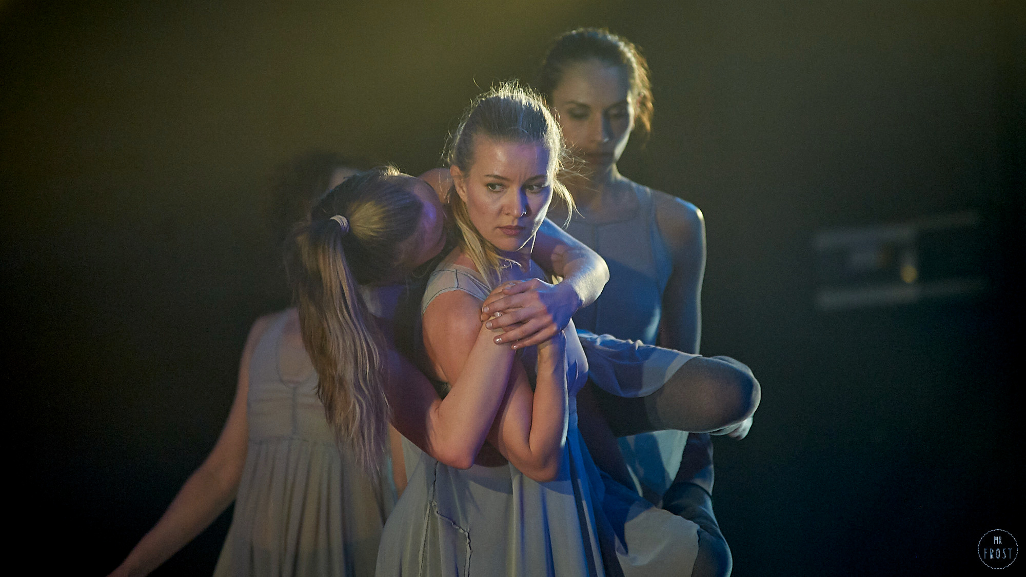 НЕСИНХРОННО. Челябинский театр современного танца. Фотографии отовсюду и обо всем