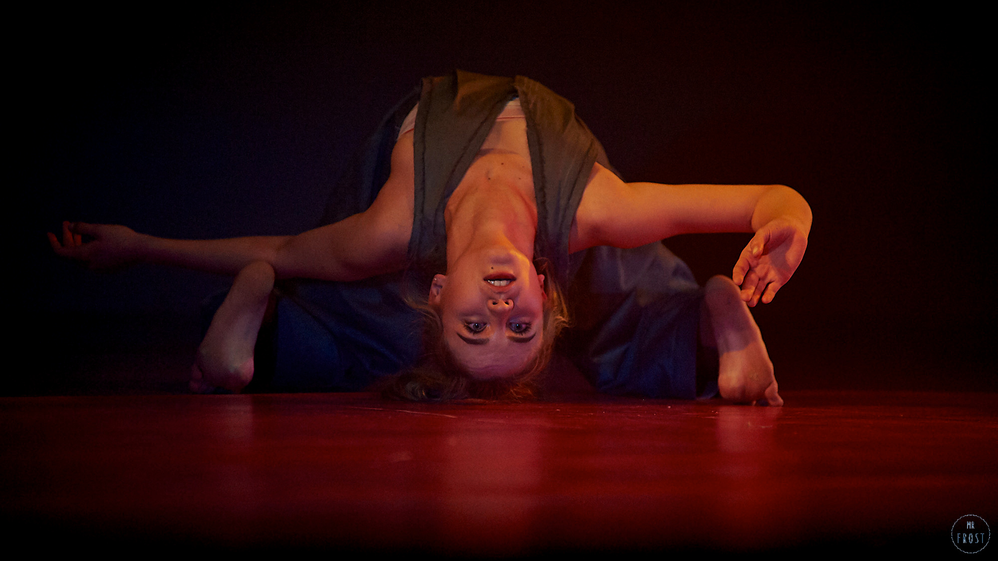 НЕСИНХРОННО. Челябинский театр современного танца. Фотографии отовсюду и обо всем