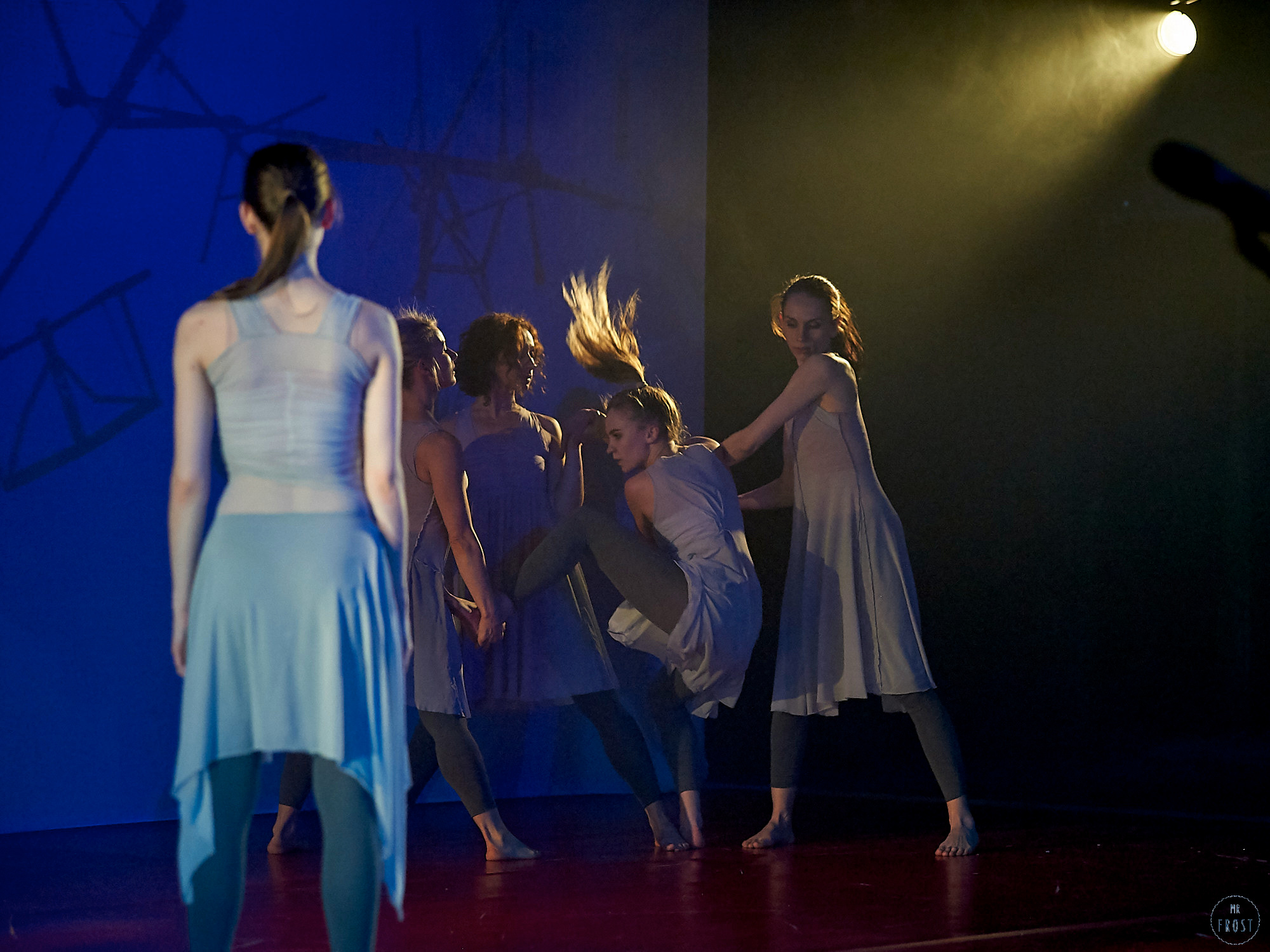 НЕСИНХРОННО. Челябинский театр современного танца. Фотографии отовсюду и обо всем