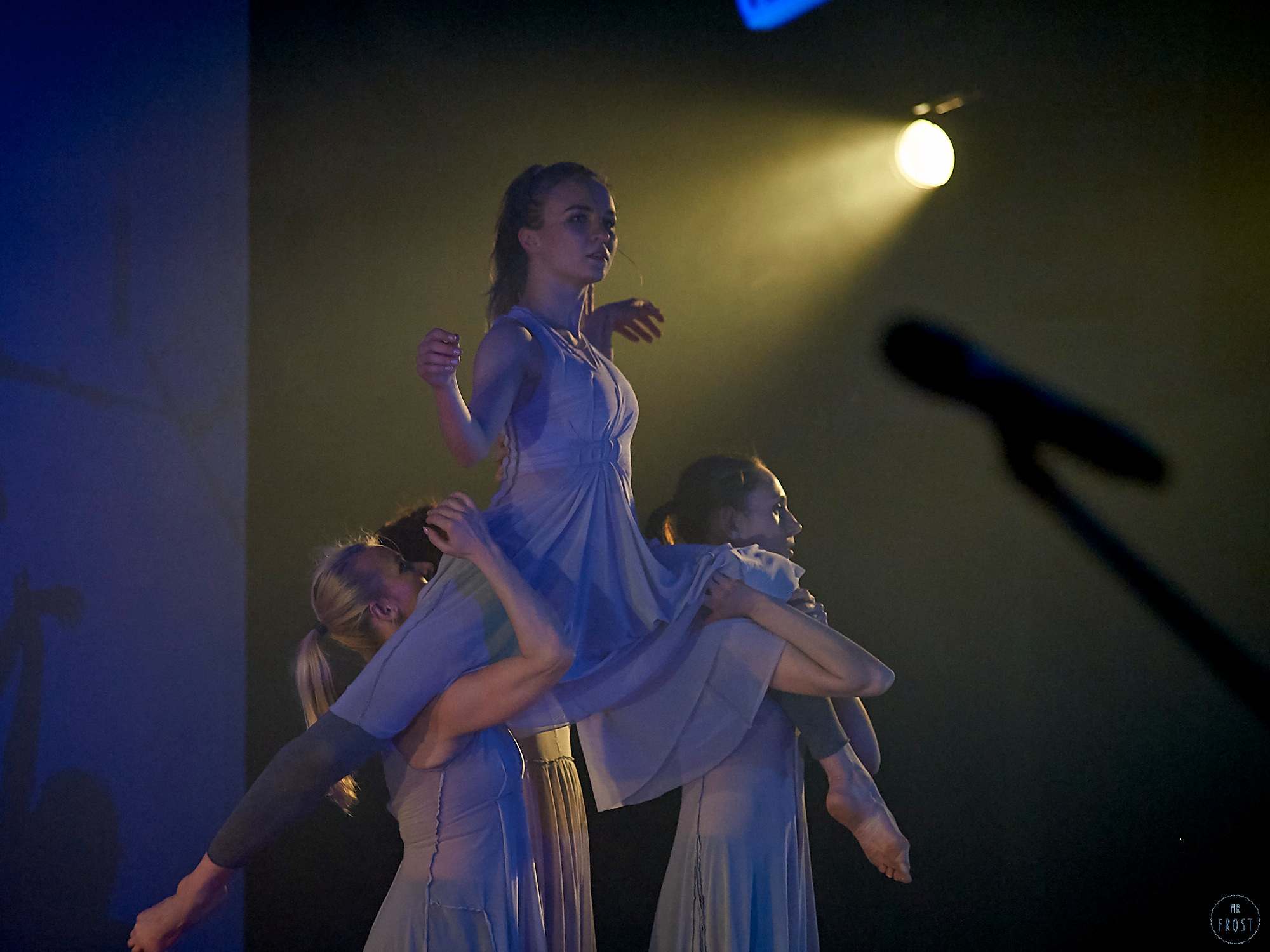 НЕСИНХРОННО. Челябинский театр современного танца. Фотографии отовсюду и обо всем