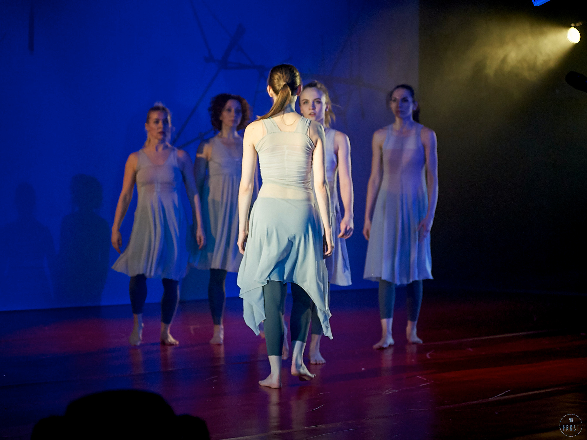 НЕСИНХРОННО. Челябинский театр современного танца. Фотографии отовсюду и обо всем