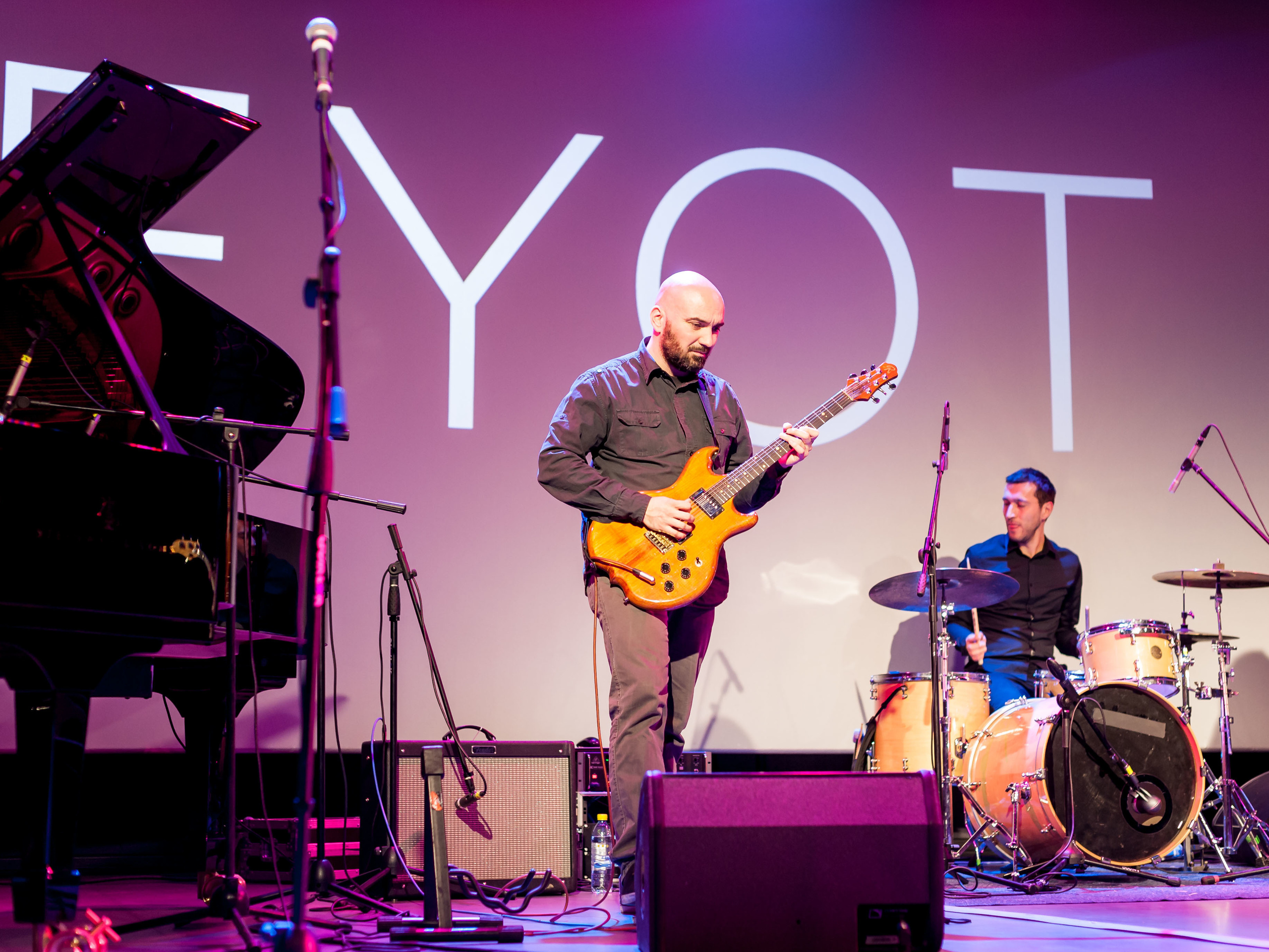 EYOT. Фотографии отовсюду и обо всем