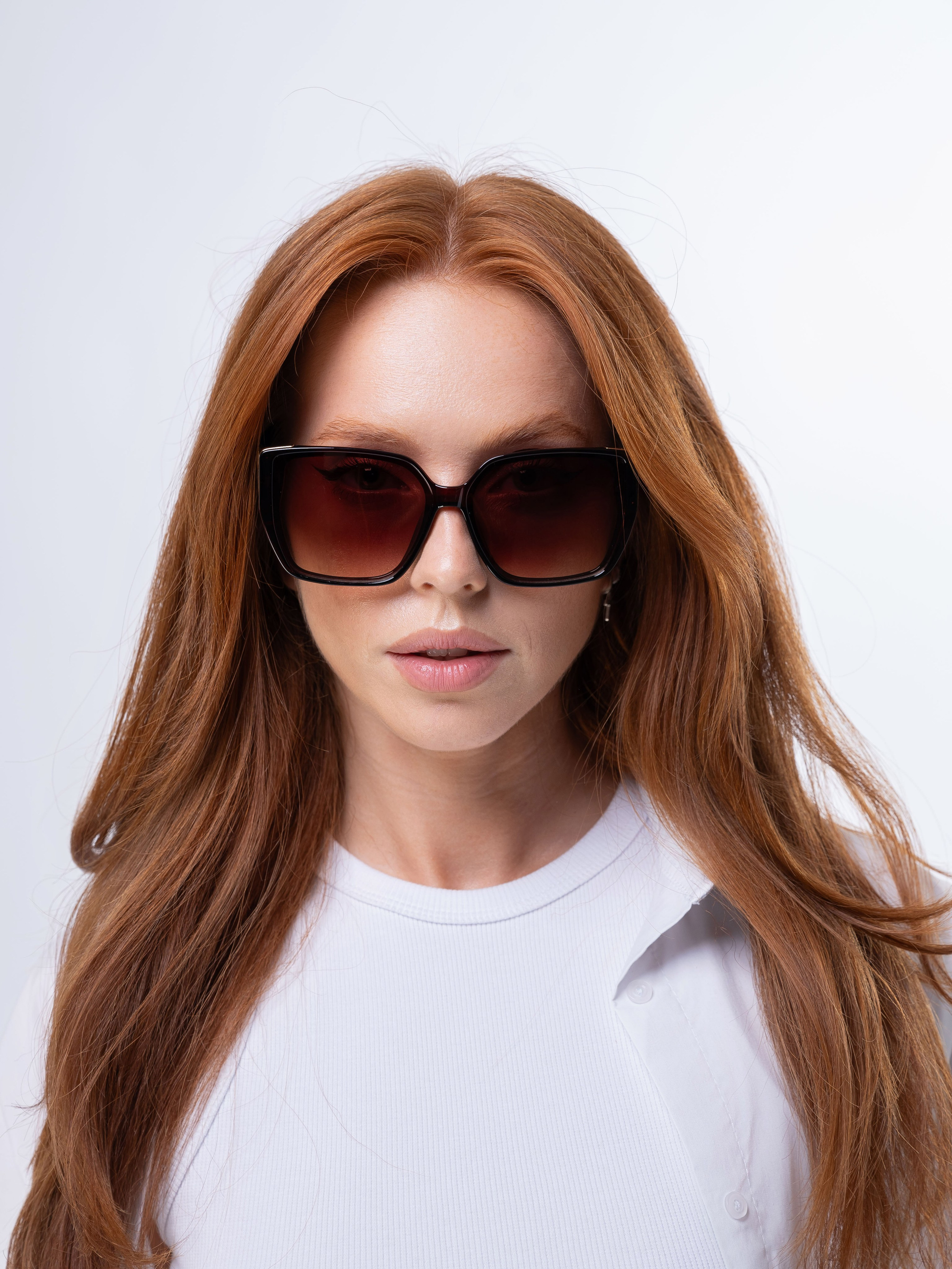 Каталог Девушки. Студия рекламной и предметной съемки товаров WELKO Studio