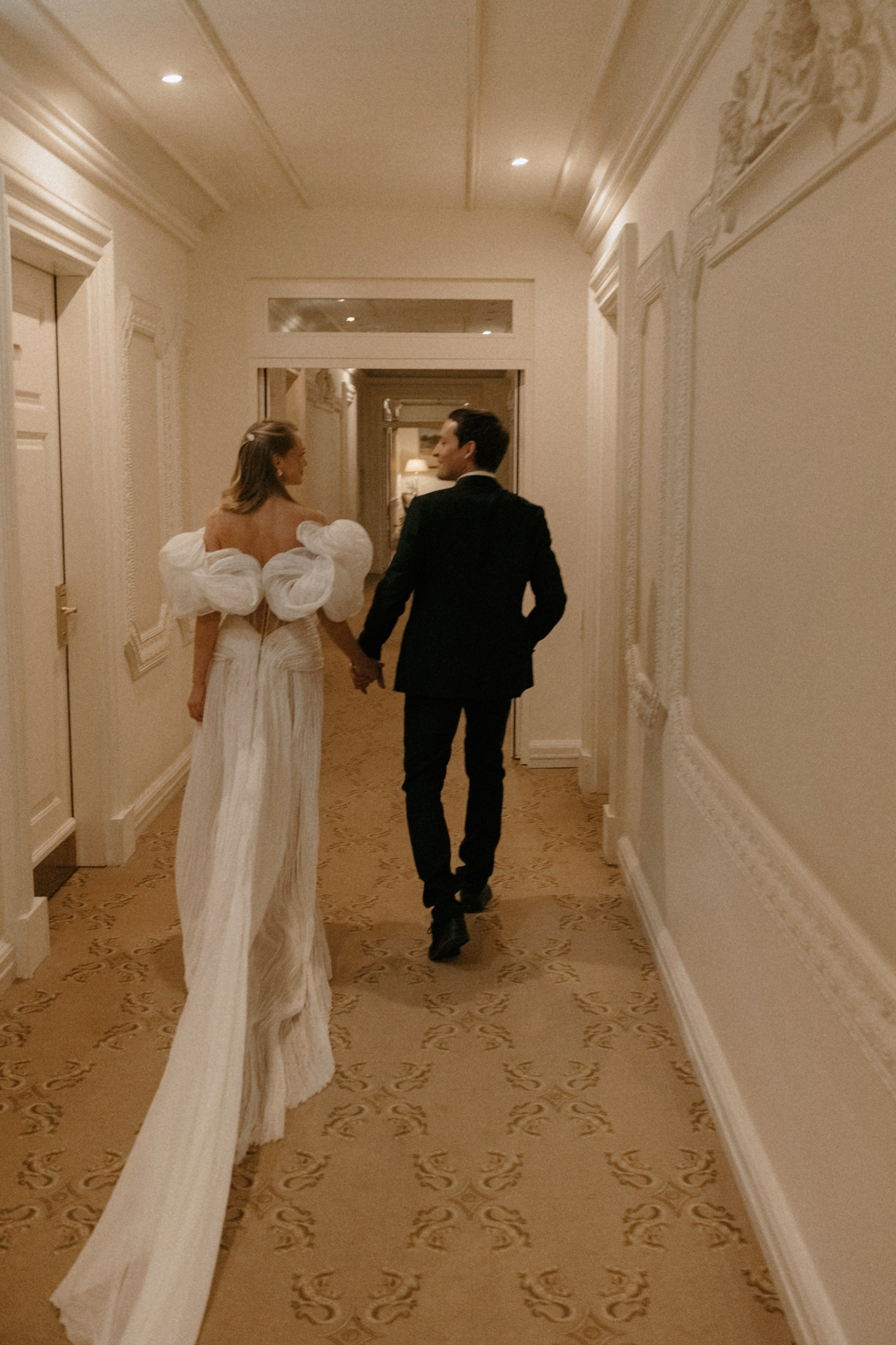 Свадебная фотосъемка в отеле Савой. Свадебный фотограф Москва