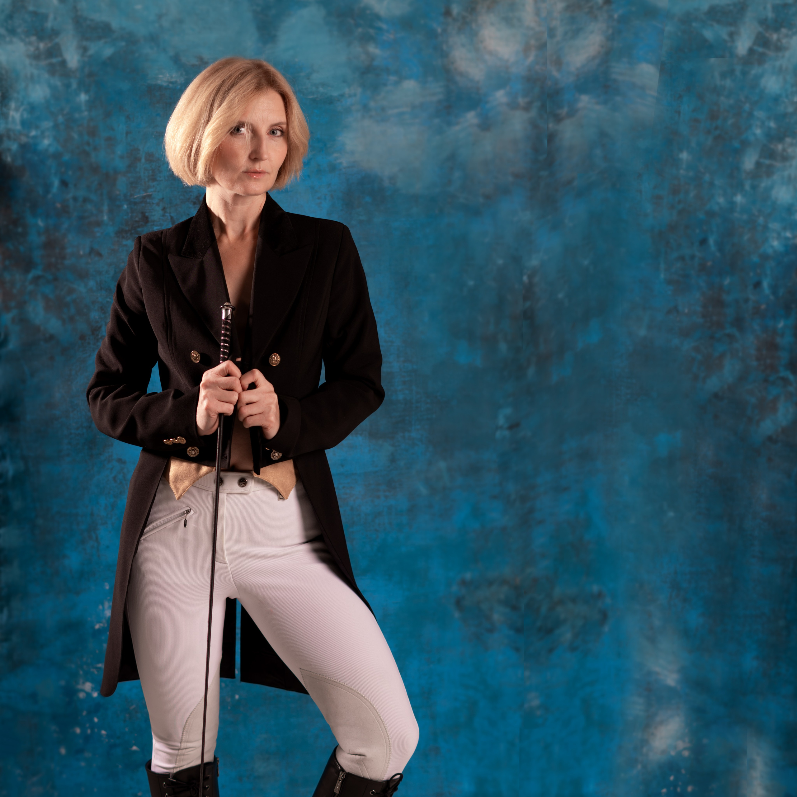 Женский портрет: sexy. Фотограф Марина Доглядная Челябинск фотосессии с лошадьми, мотоциклами