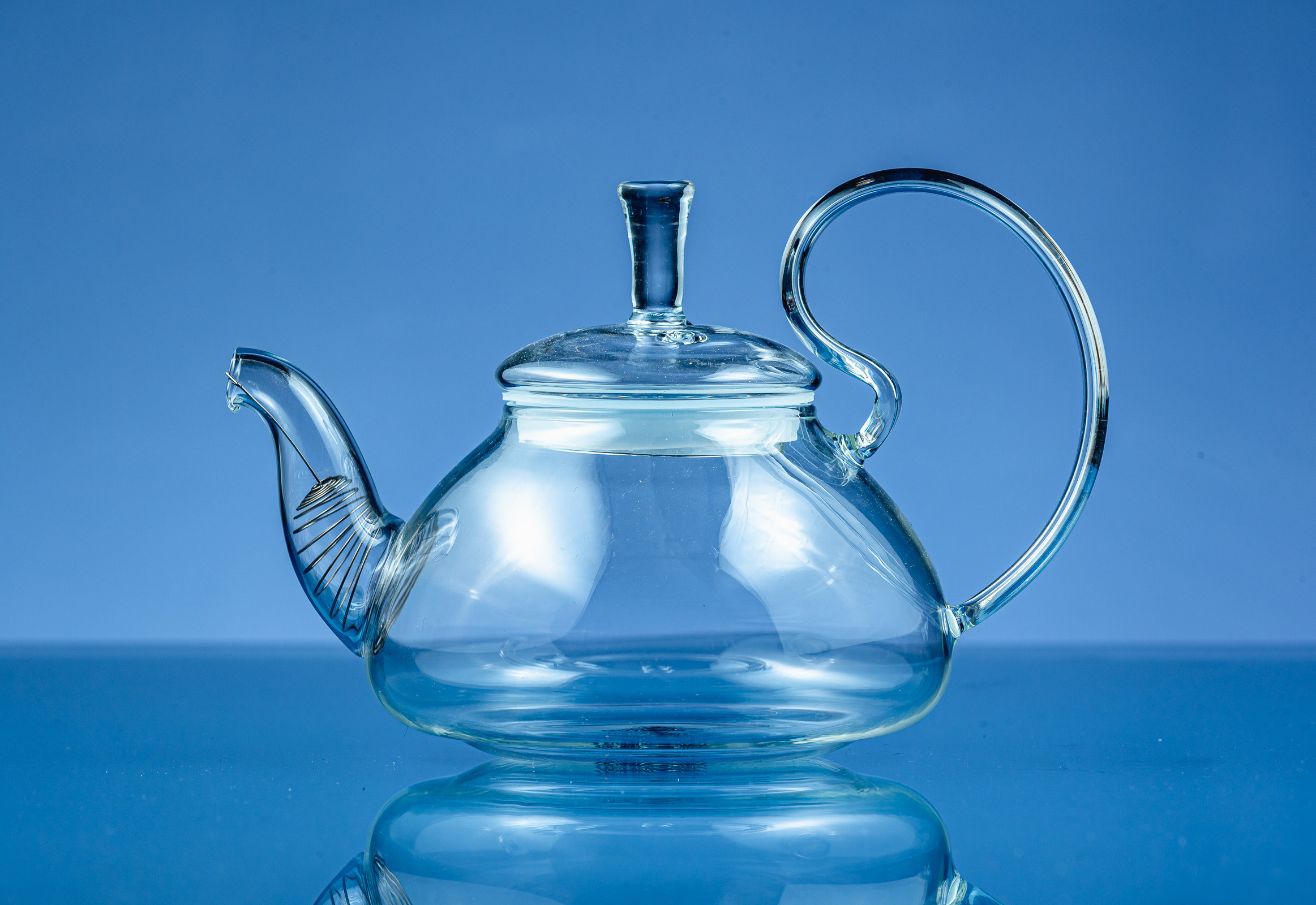 Предметная фотосессия посуды для сайта магазина SERVIA в Ялте. Фотограф интерьеров Фотосъемка рекламы в Ялте и по Крыму