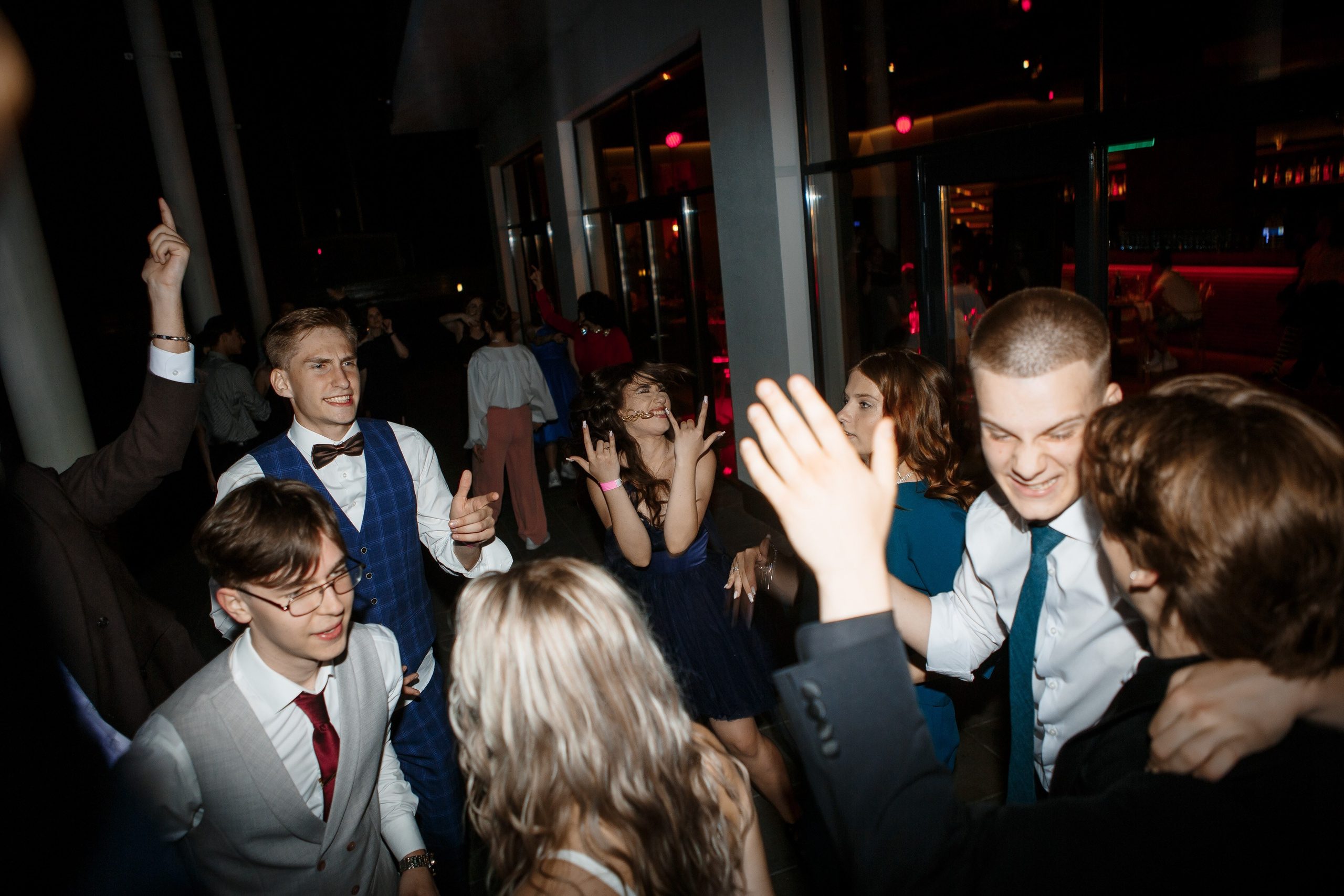 Выпускной Гимназия 12 2024 OpenHouse. Свадебный и портретный Фотограф в Липецке Дмитрий Котюков