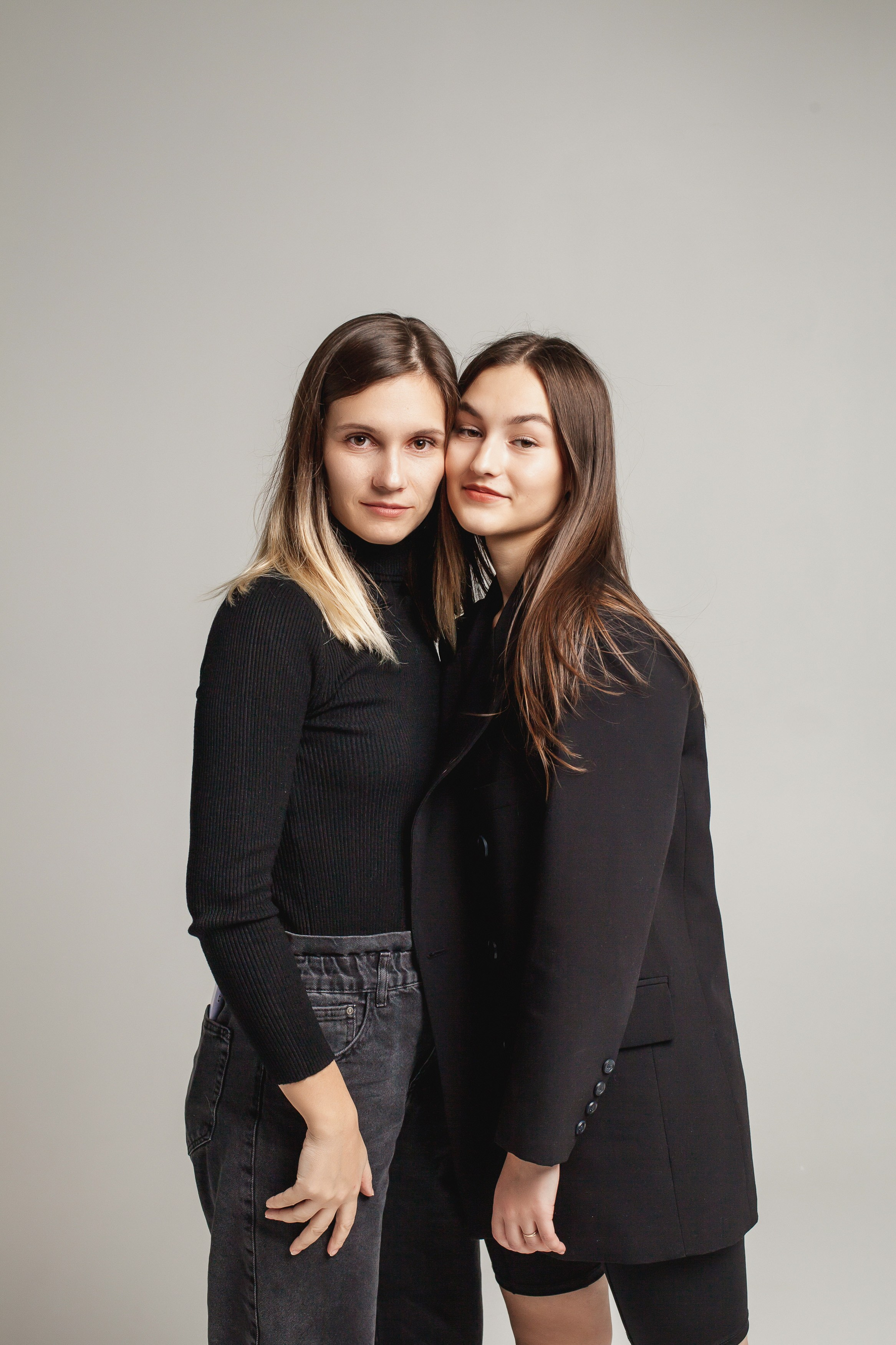 Настя и Ксюша. Семейный фотограф Трусова Евгения в Екатеринбурге