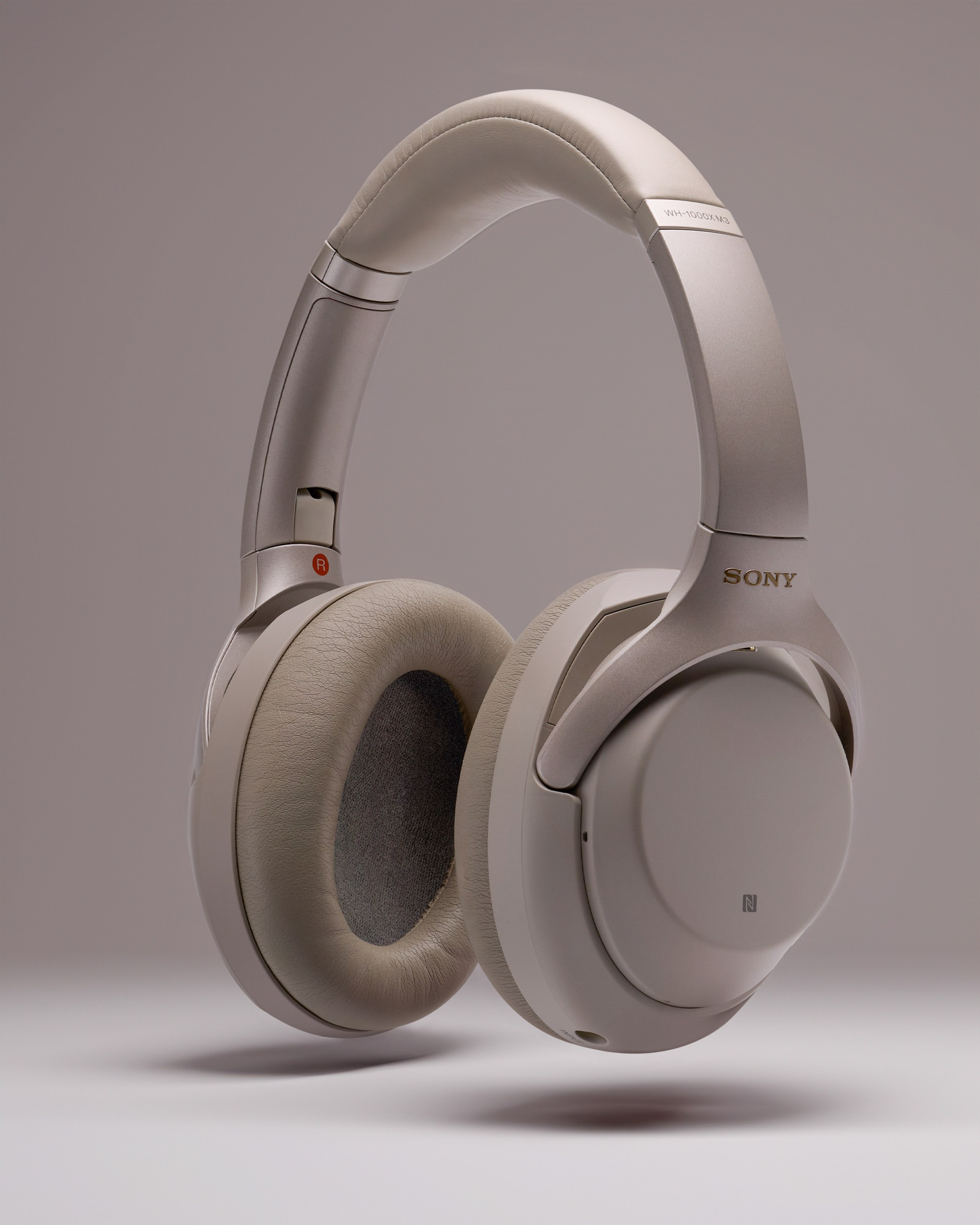 Реклама. Alexey Savsyuk — предметный фотограф в Домодедово и Москве