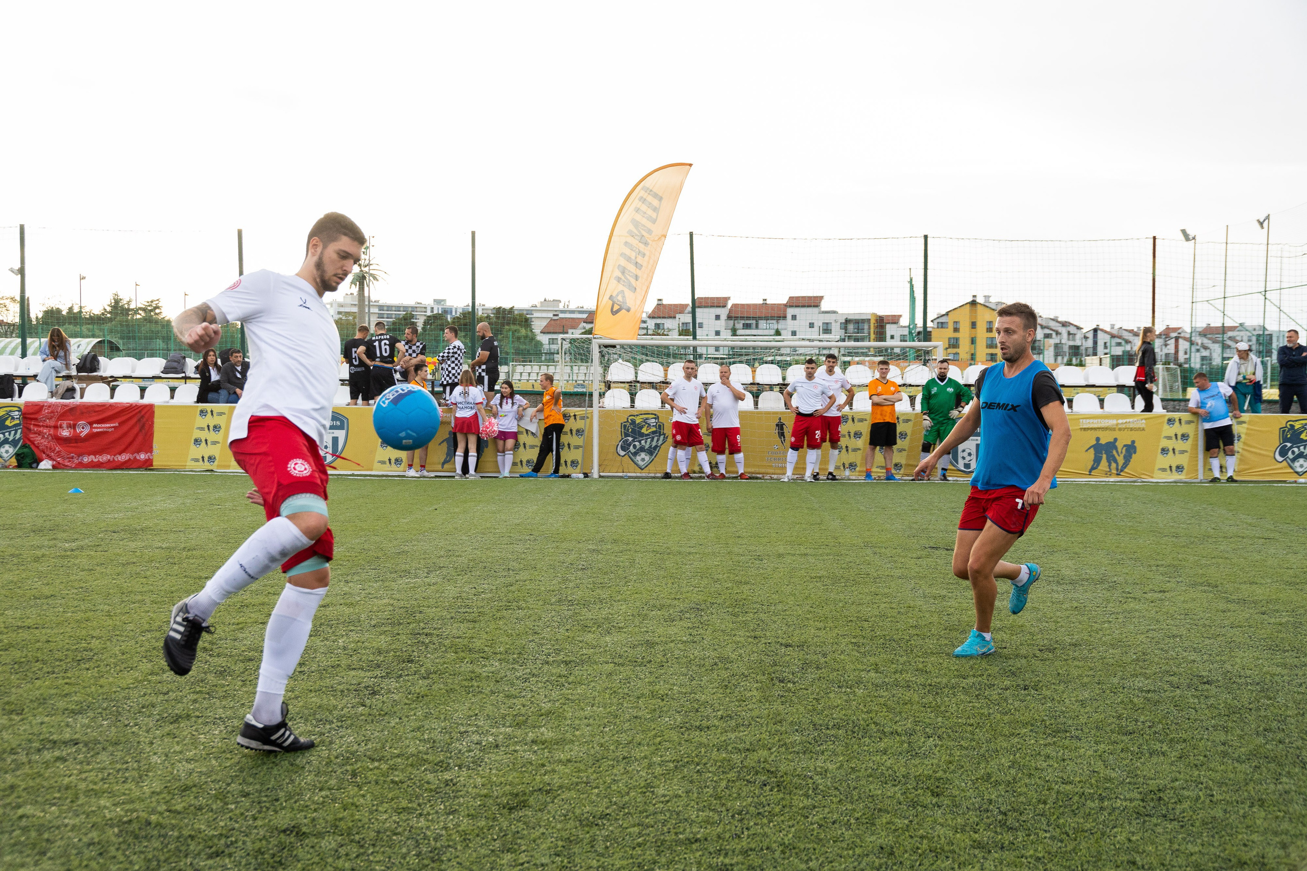 Футбольный матч между компаниями сферы такси. Фотограф Родион Нарудинов