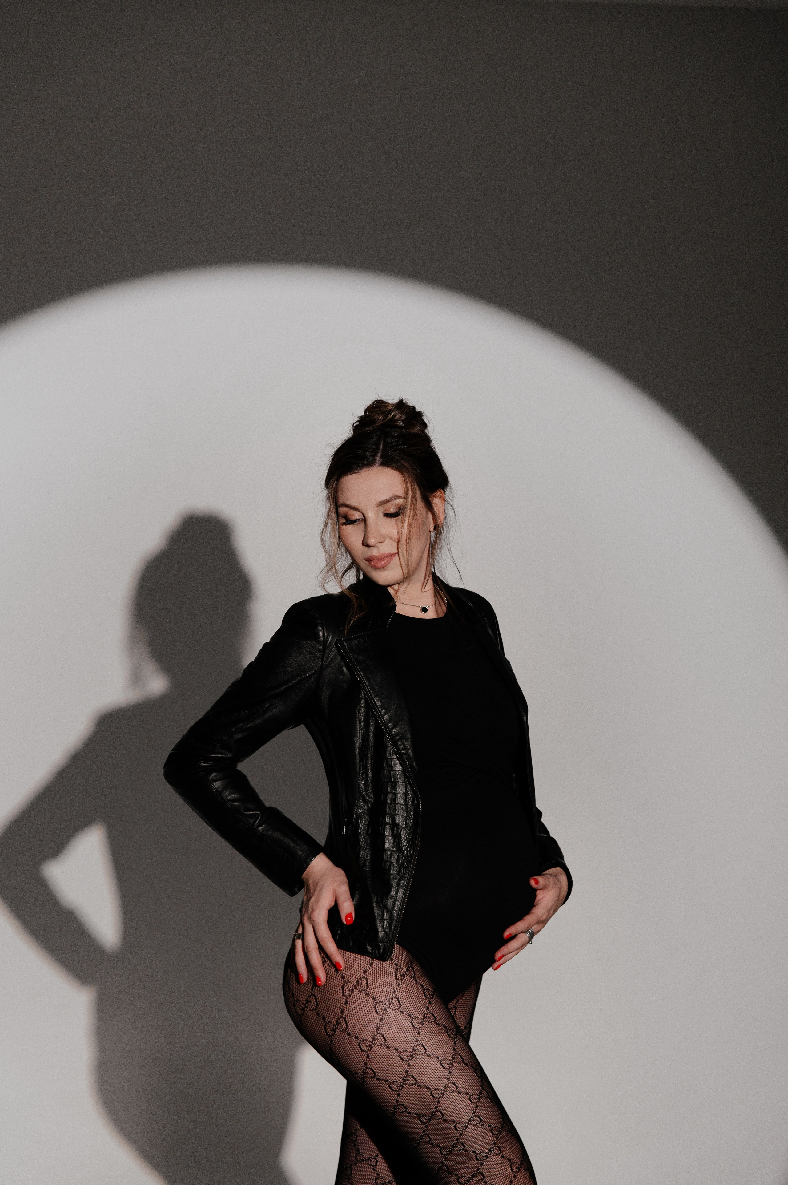 Фотосессия беременности на студии Караганда. Свадебный фотограф Караганда