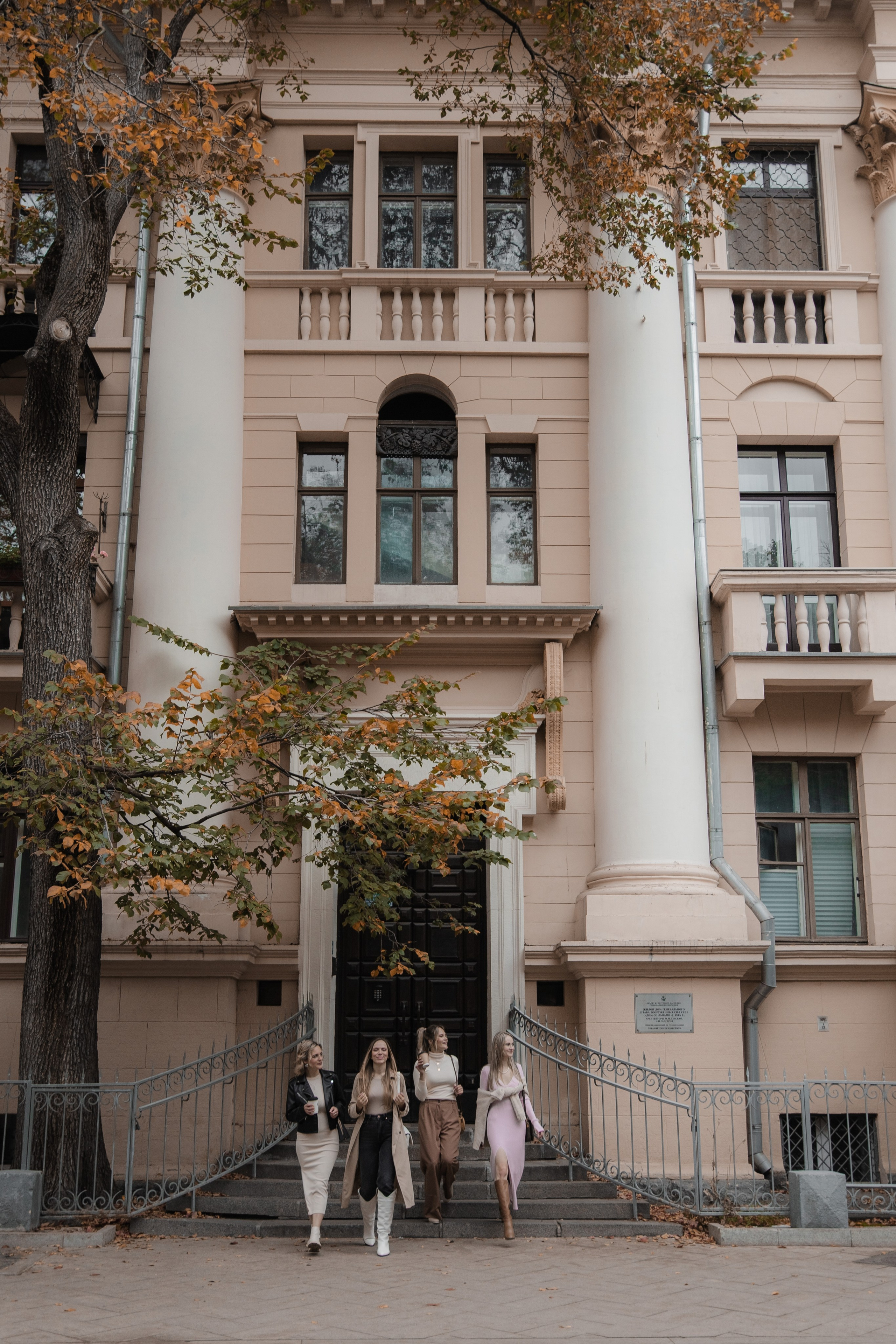 Girls in city. Женский и свадебный фотограф Москва Елизавета Перова