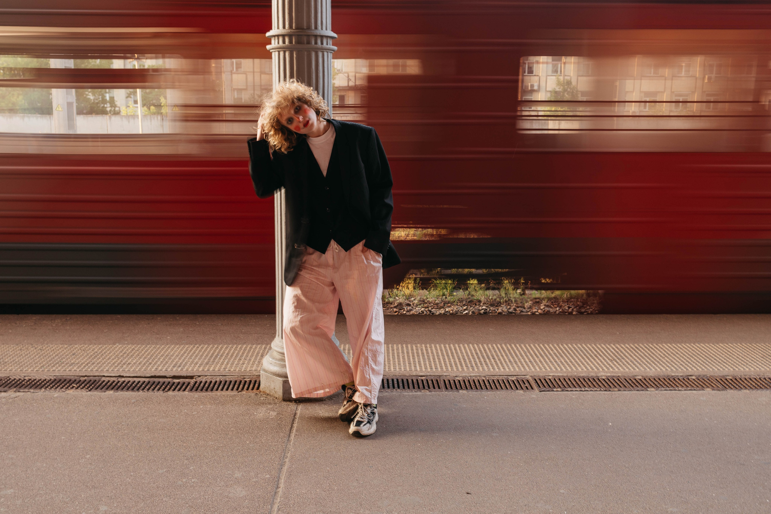 Закат на ЖД вокзале. Лиза. Фотограф в Твери Лагодная Яна