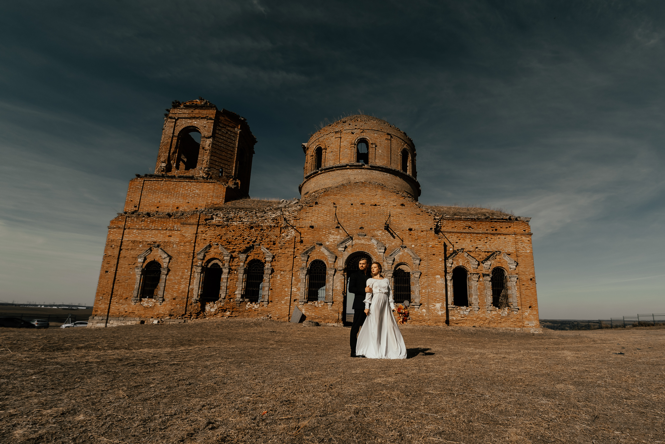 Заброшенная церковь. Свадебный фотограф в Ростове Александра Груздева